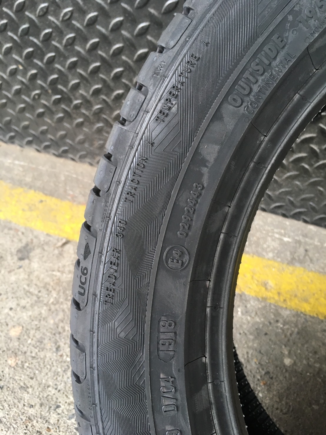 CONTINENTALULTRA CONTACT UC6 195-50-16 เส้น 3000 ปี18 ปกติ 3500