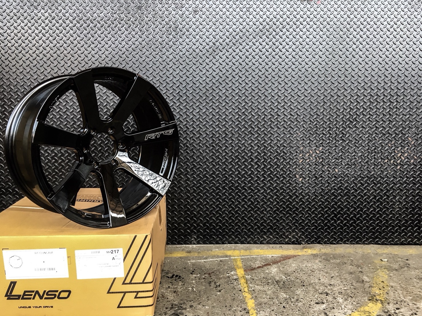 ล้อแท้ LENSO RTG ขอบ18พร้อมยางFALKEN ราคาถูก