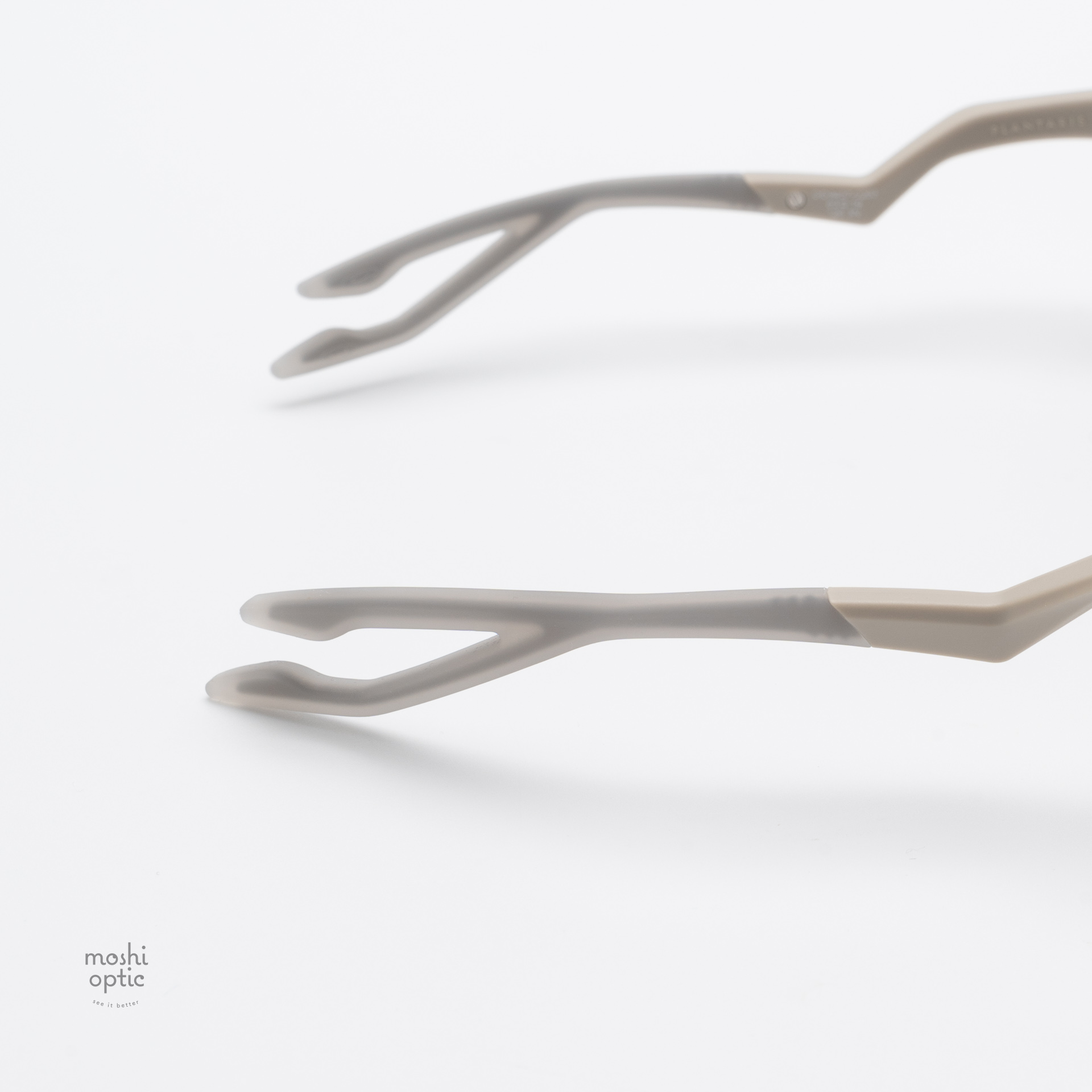 OAKLEY Plantaris OO9437-02 Matte Sand Prizm Brown Gradient