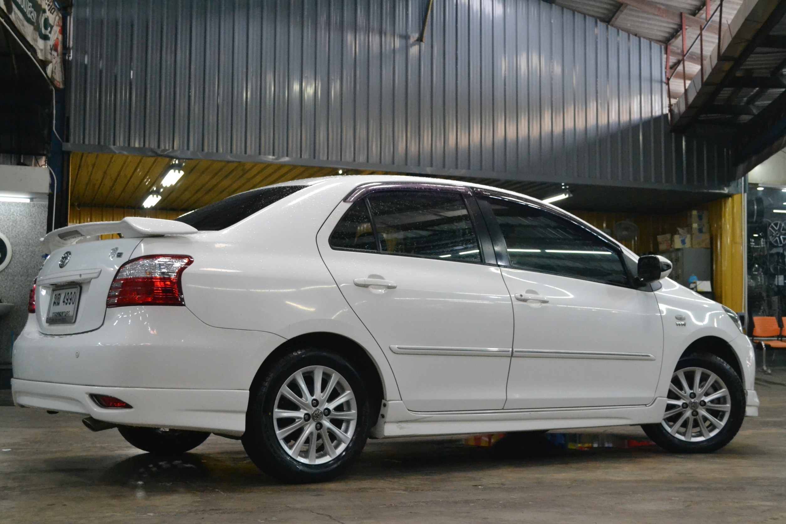 ยางใส่วีออส PIRELLI Cinturato P1 185/60R15ซื้อ2แถม2