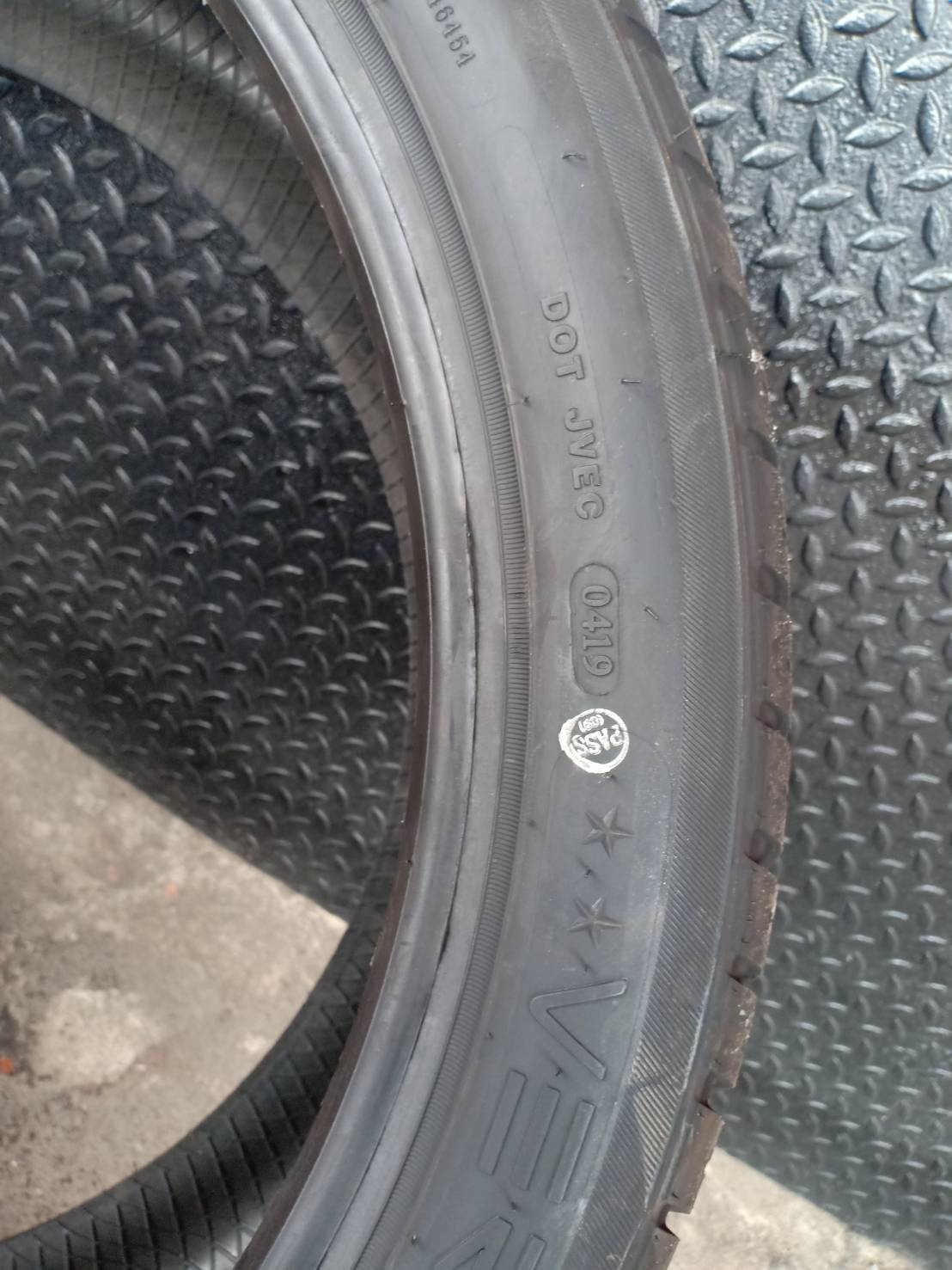 ยางเข้าใหม่ ลดราคา VERSATYRE 265/40R22 Y19