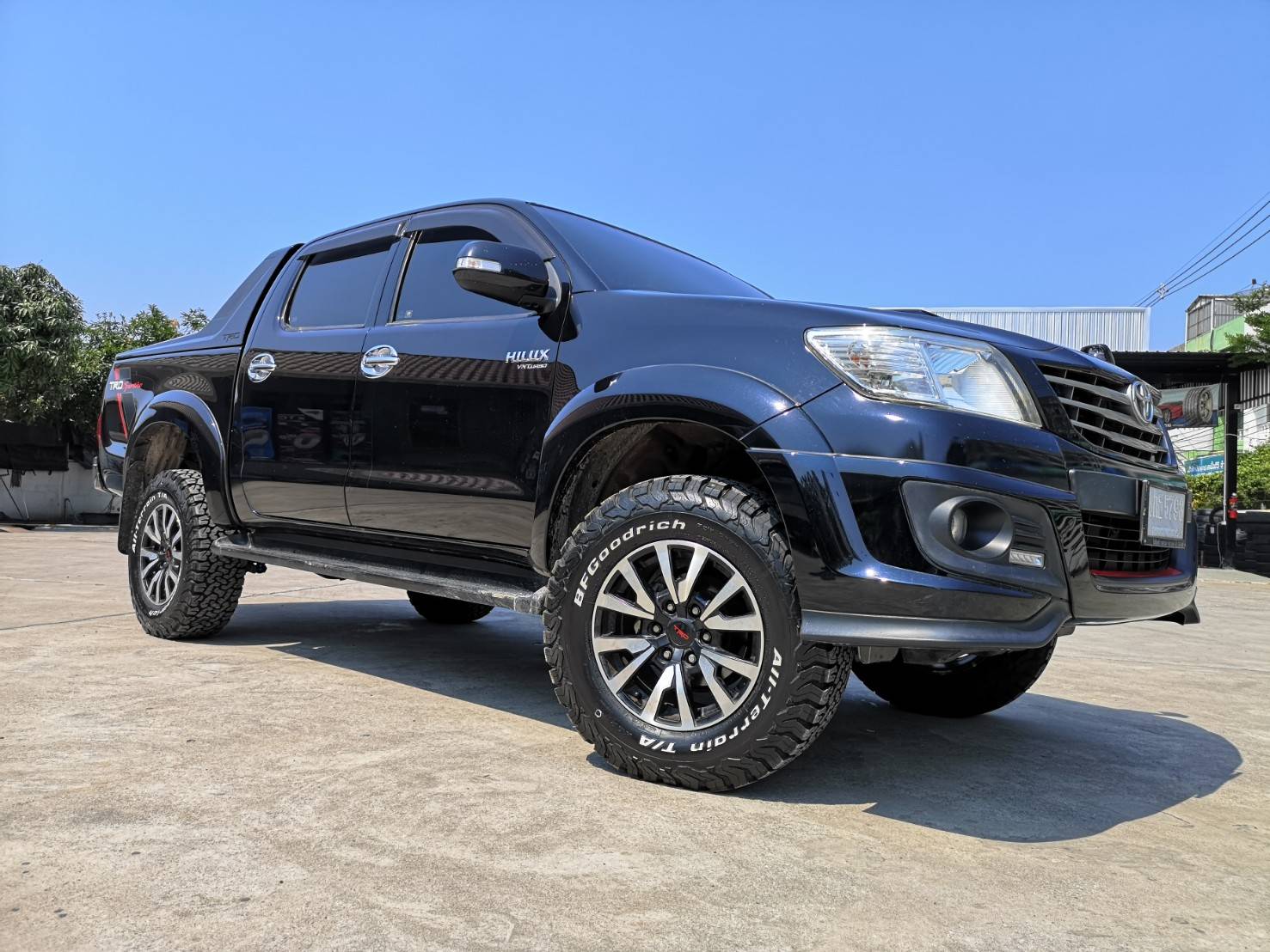 ยาง BF GOODRICH KO2 และโช้ค Prodender ขนาดยาง 265/70R17 u.s.a