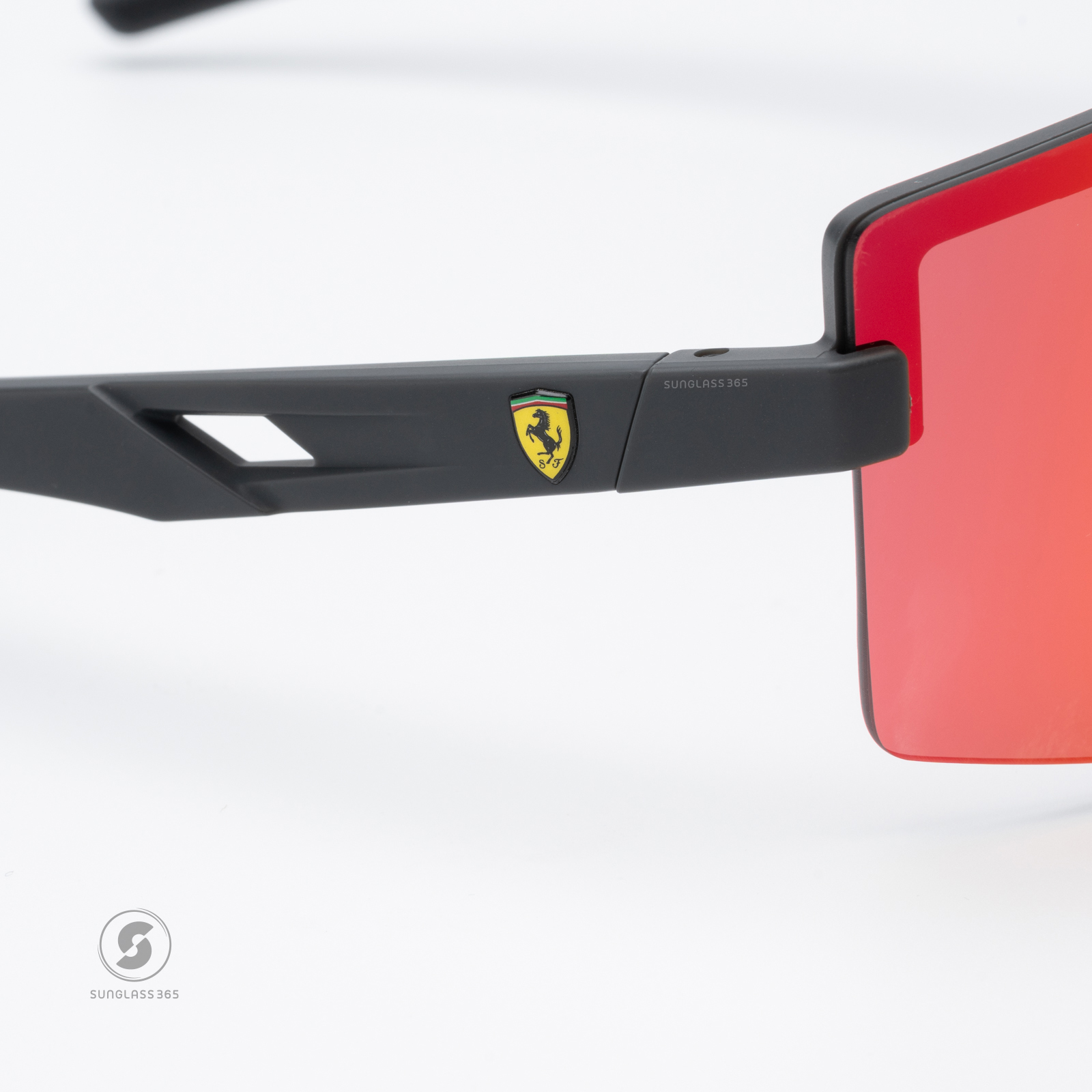 แว่นกันแดด Scuderia Ferrari FZ6008U 517/6Q