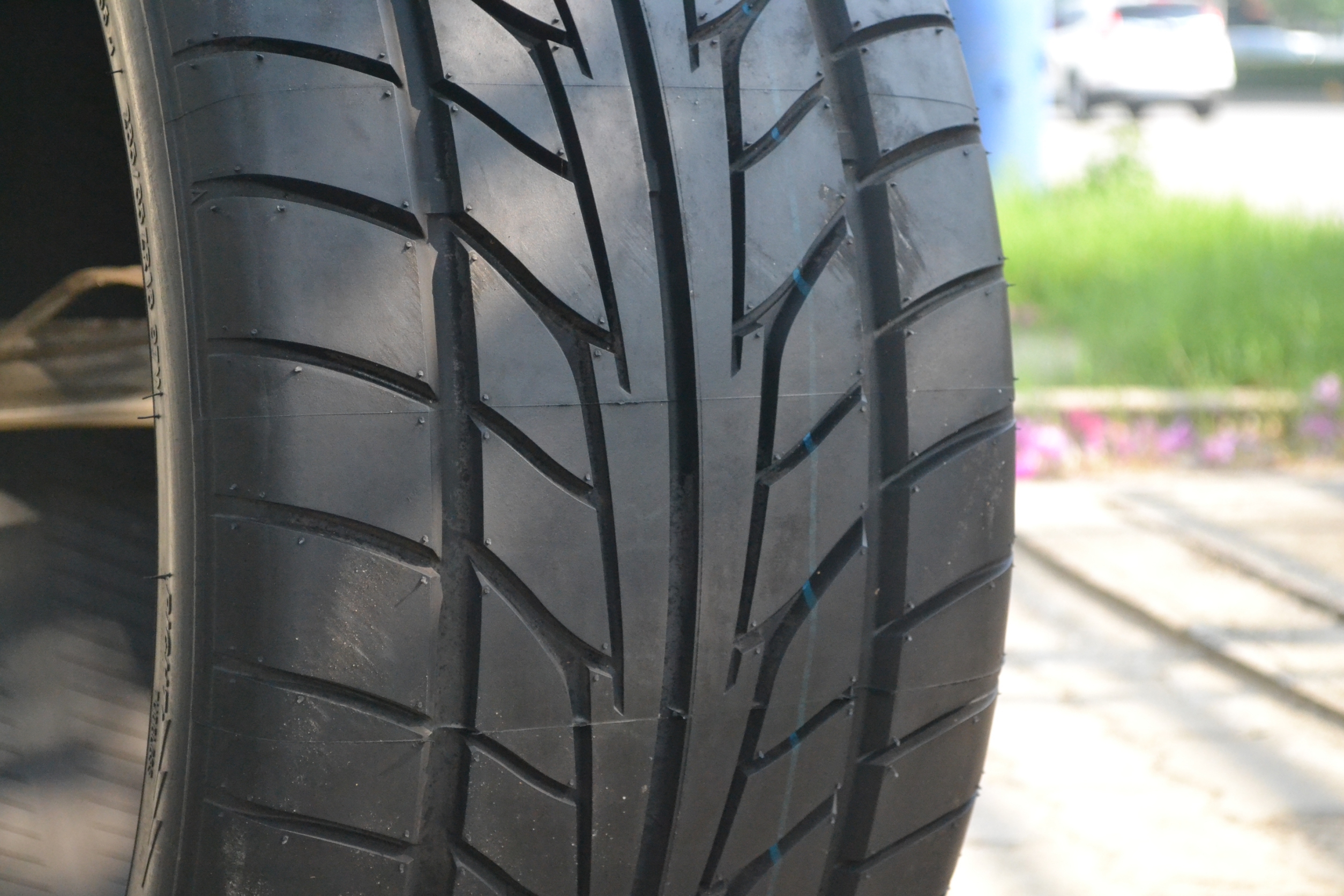 NITTO NT555 285/35-18 เส้น 4900 บาท ปกติ เส้น 12000 บาท