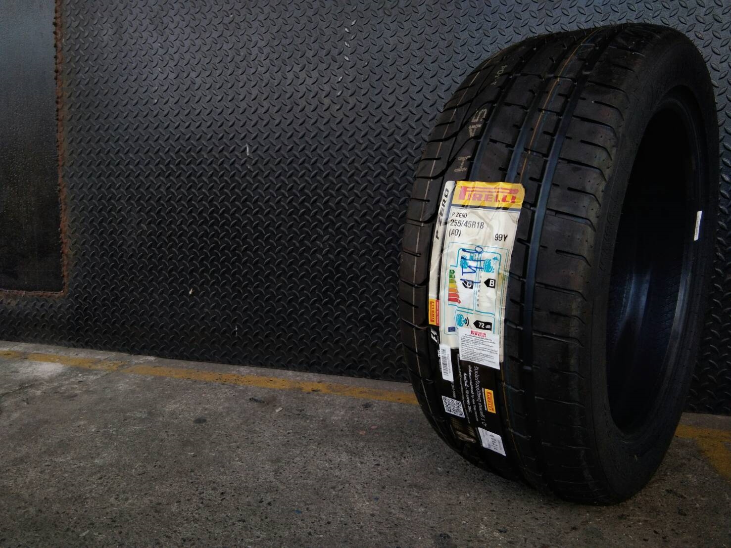 PIRELLI PZERO 255W45S18 เส้น 6800 ปกติ 12500