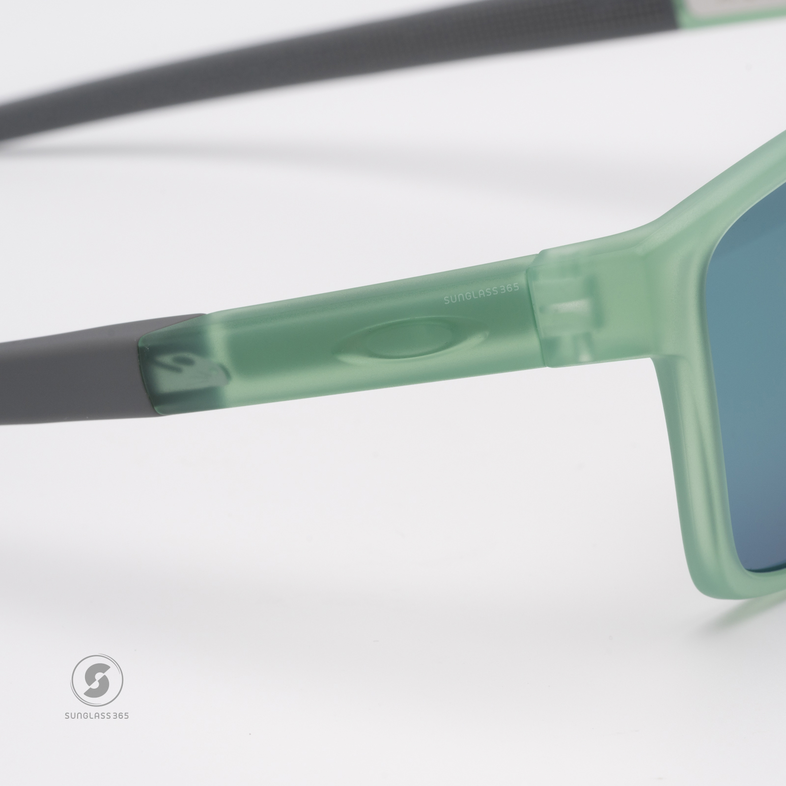 Oakley Actuator SQ OO9430-02 Matte Transparent Jade Prizm Jade