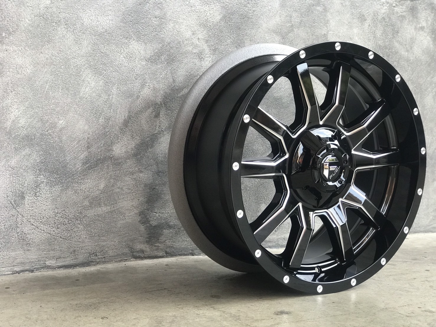 ล้อแท้ #FUEL #VANDAL ขอบ20 ราคาถูก