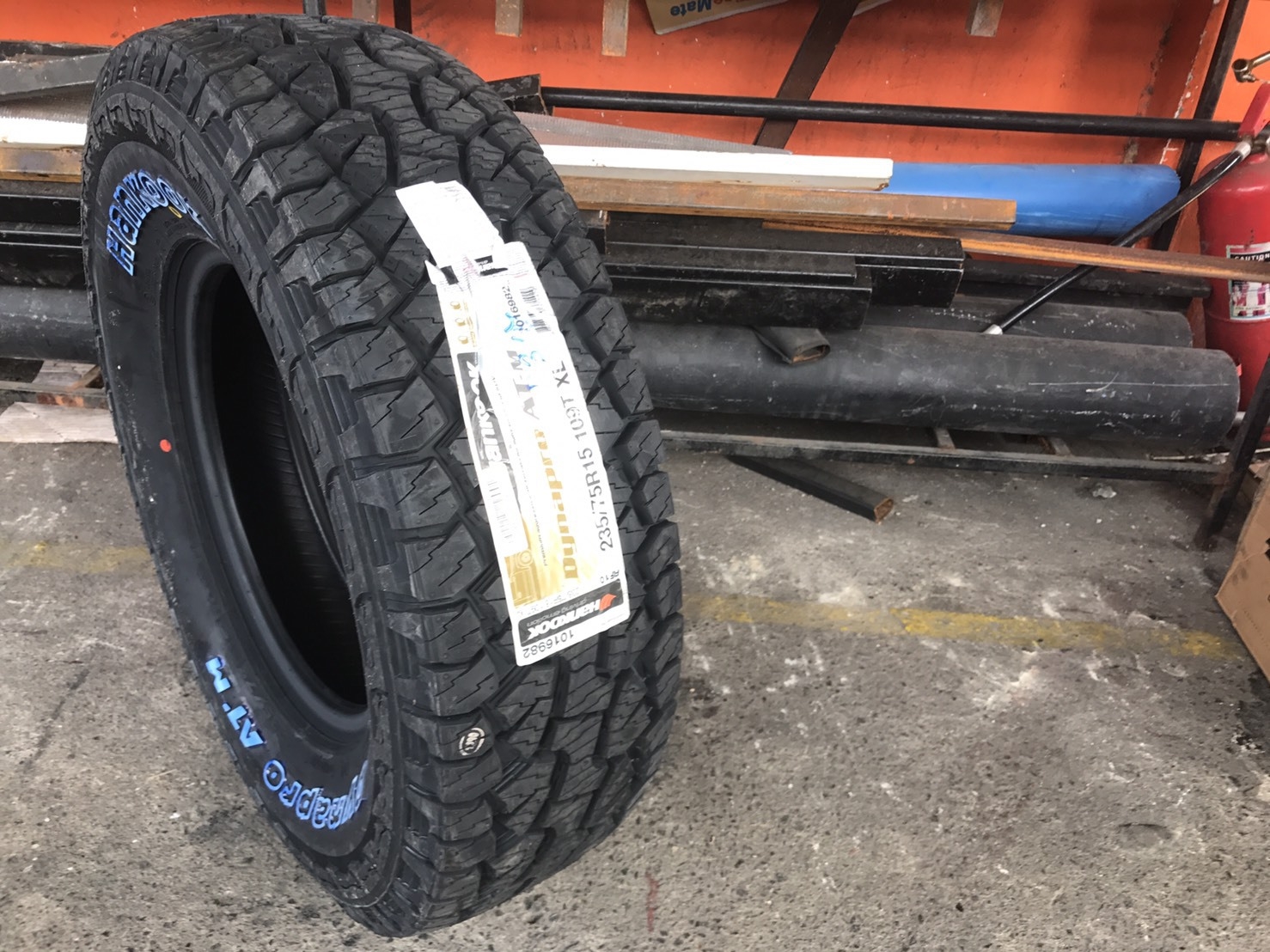 ยางเข้ามาใหม่ HANKOOK ATM 235/75-15 เส้น 3000 บาท ปกติ 4000