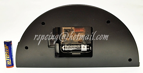 นาฬิกาตั้งโต๊ะจากเครื่องสำอาง Kose ของ Seiko