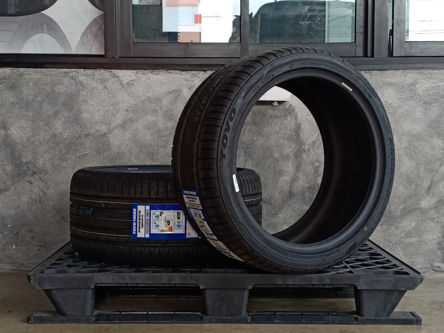 TOYO 285/35ZR20 PROXES SPORT 100Y MADE IN JAPAN