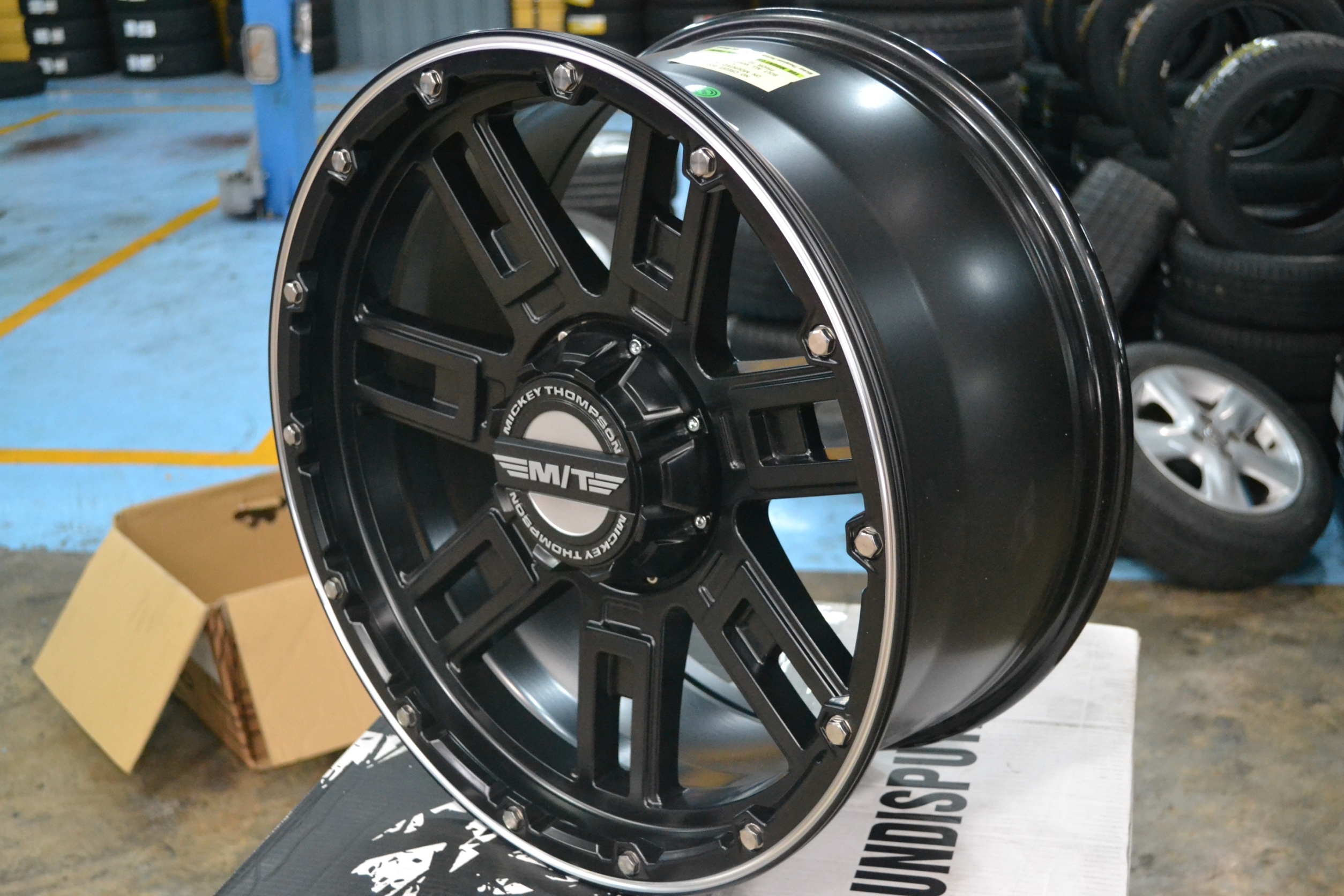 ล้อแท้ MICKEY THOMPSON SQ85 SIDEBIT SIDEBITER