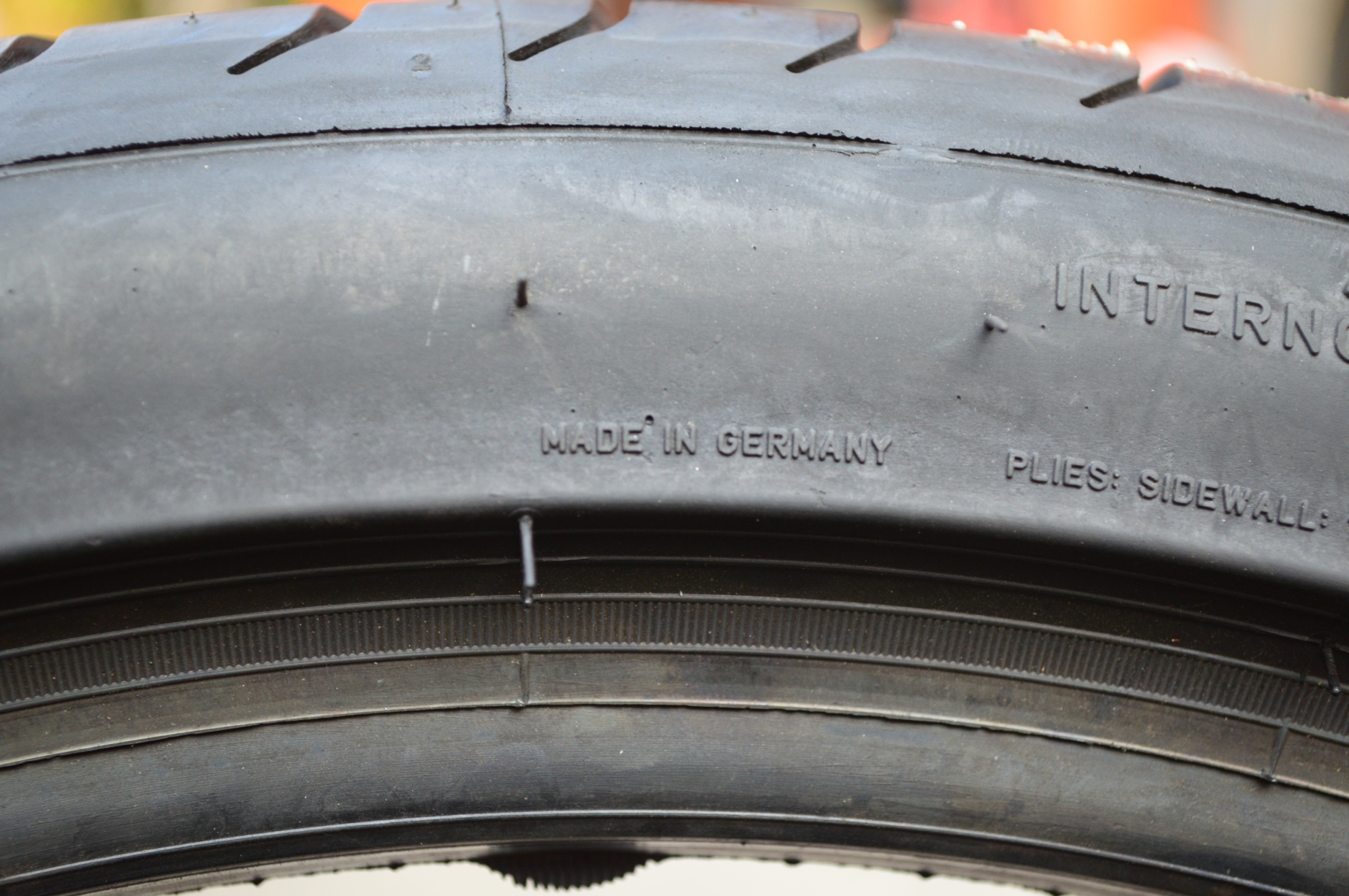 PIRELLI PZERO 305-30-19 เส้น 9800 ปกติ 19800 ราคาพิเศษ