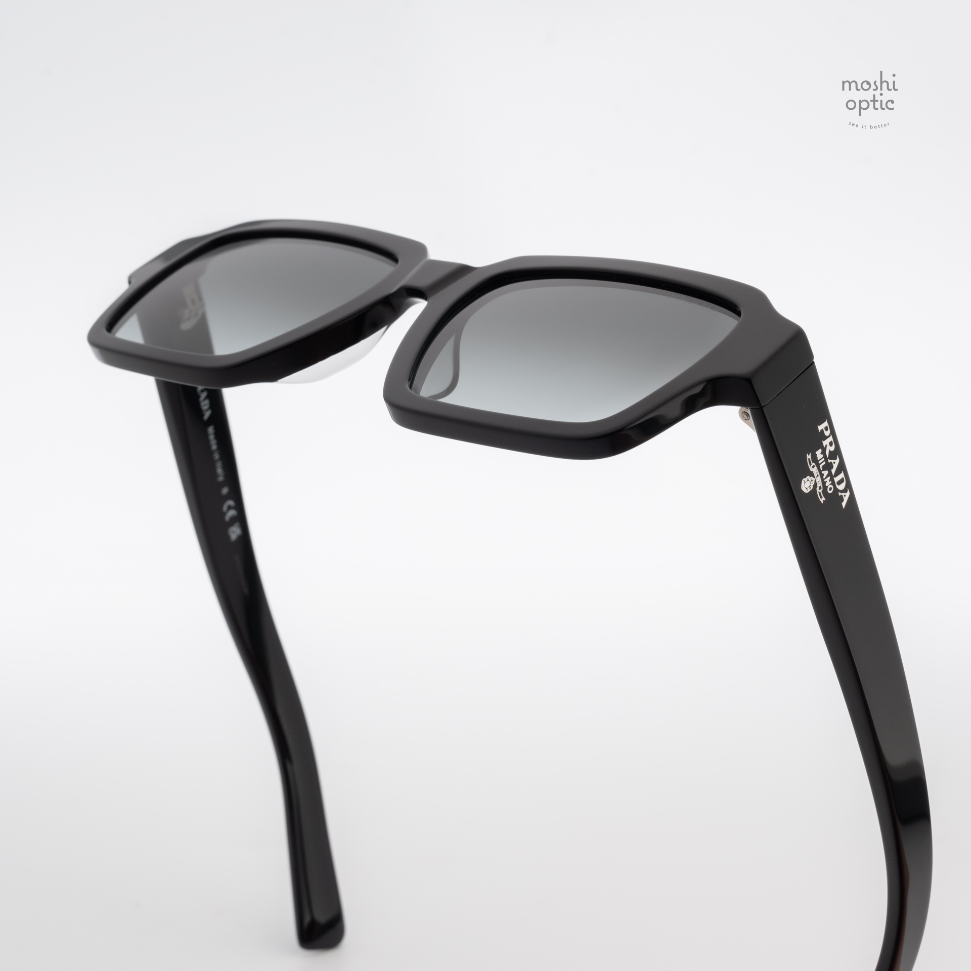 แว่นกันแดด PRADA PR02ZSF AB06T