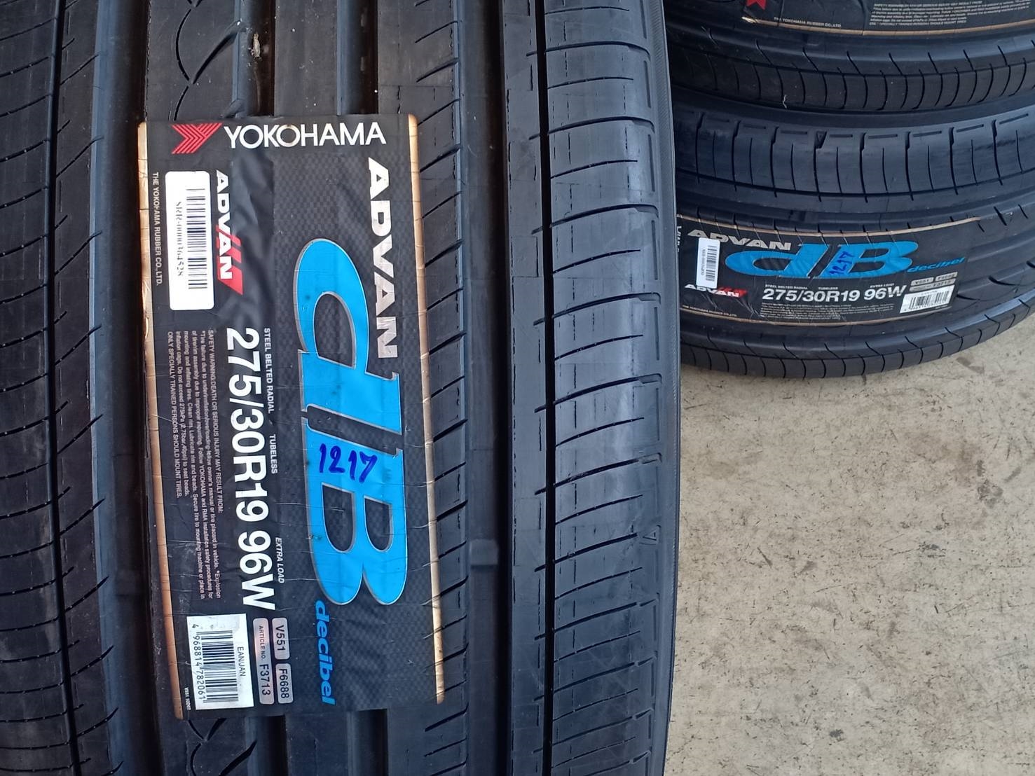 ยางใหม่ YOKOHAMA V551 275/30-19 เส้น 4900 ปกติ 11000