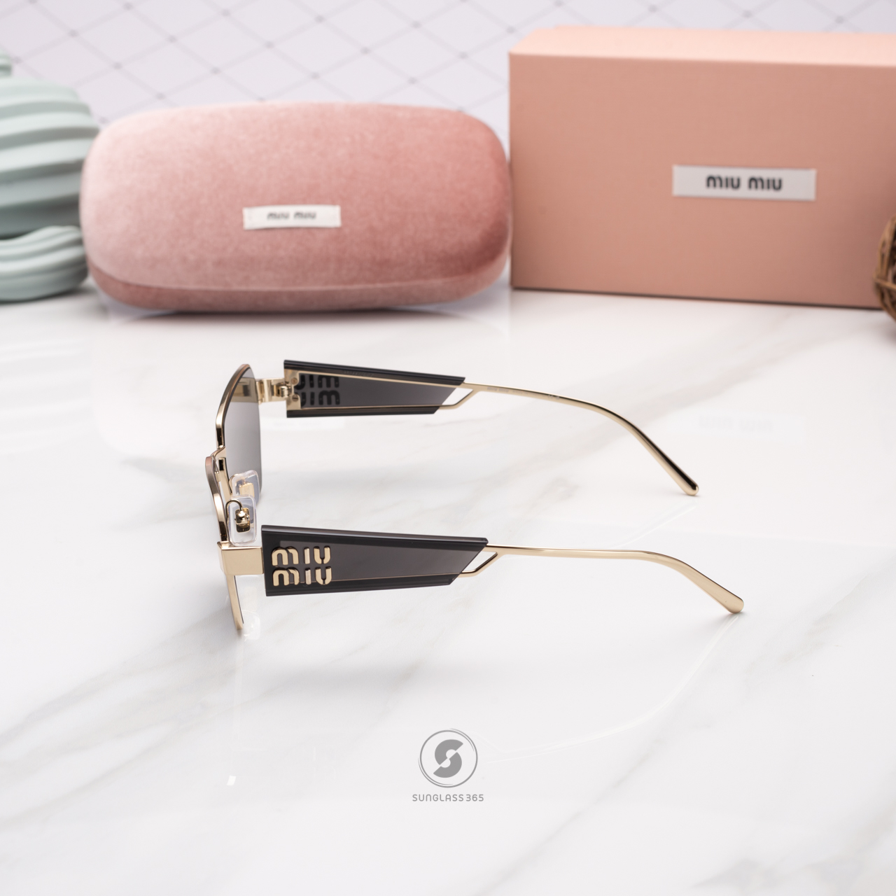 แว่นกันแดด Miu Miu MU53WSF ZVN5S0