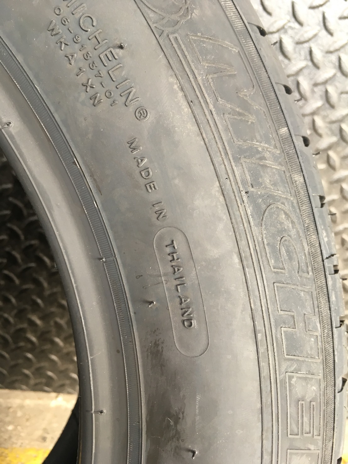MICHELIN PRIMACY LC 215-60-16 เส้น 3750 ปี 18 ปกติ 4900