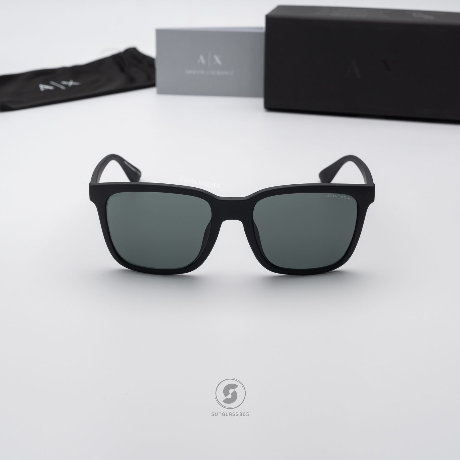 แว่นกันแดด Armani Exchange AX4112SU 807871