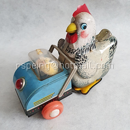 ของเล่นสังกะสีวินเทจ ยุค 60 แม่ไก่เข็นลูกไก่ออกไข่ (สภาพโชว์)