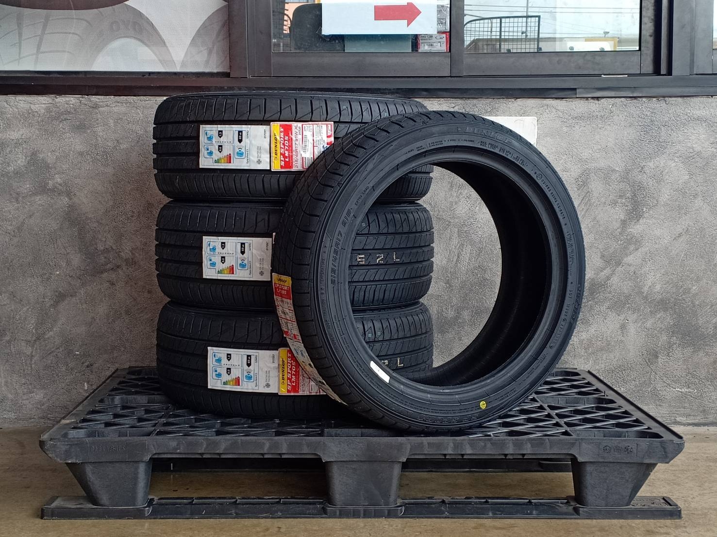DUNLOP 215/45R17 SP SPORT LM705