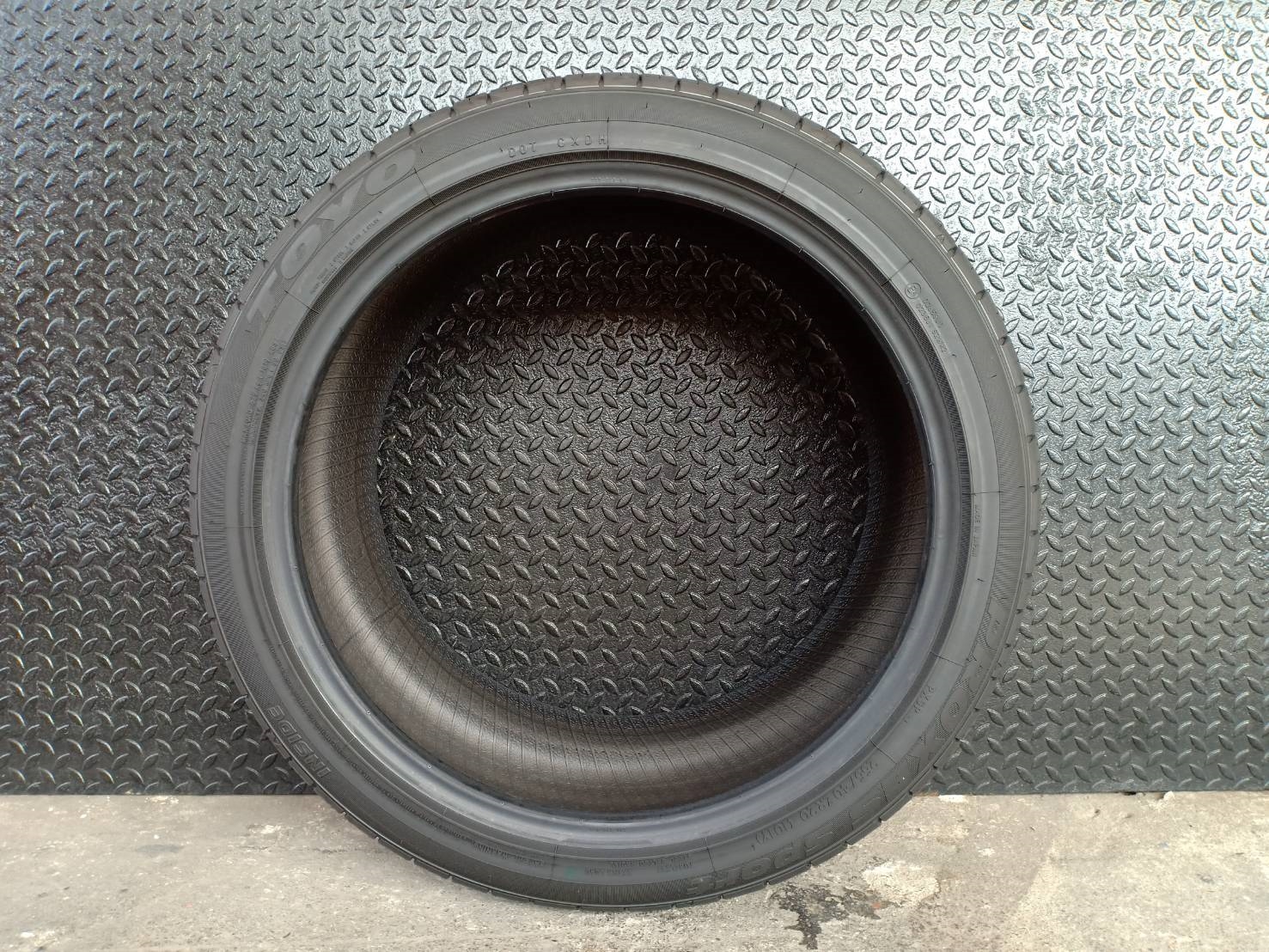 ยางใหม่ TOYO PROXES SPORT 255/40-20 ราคาถูก