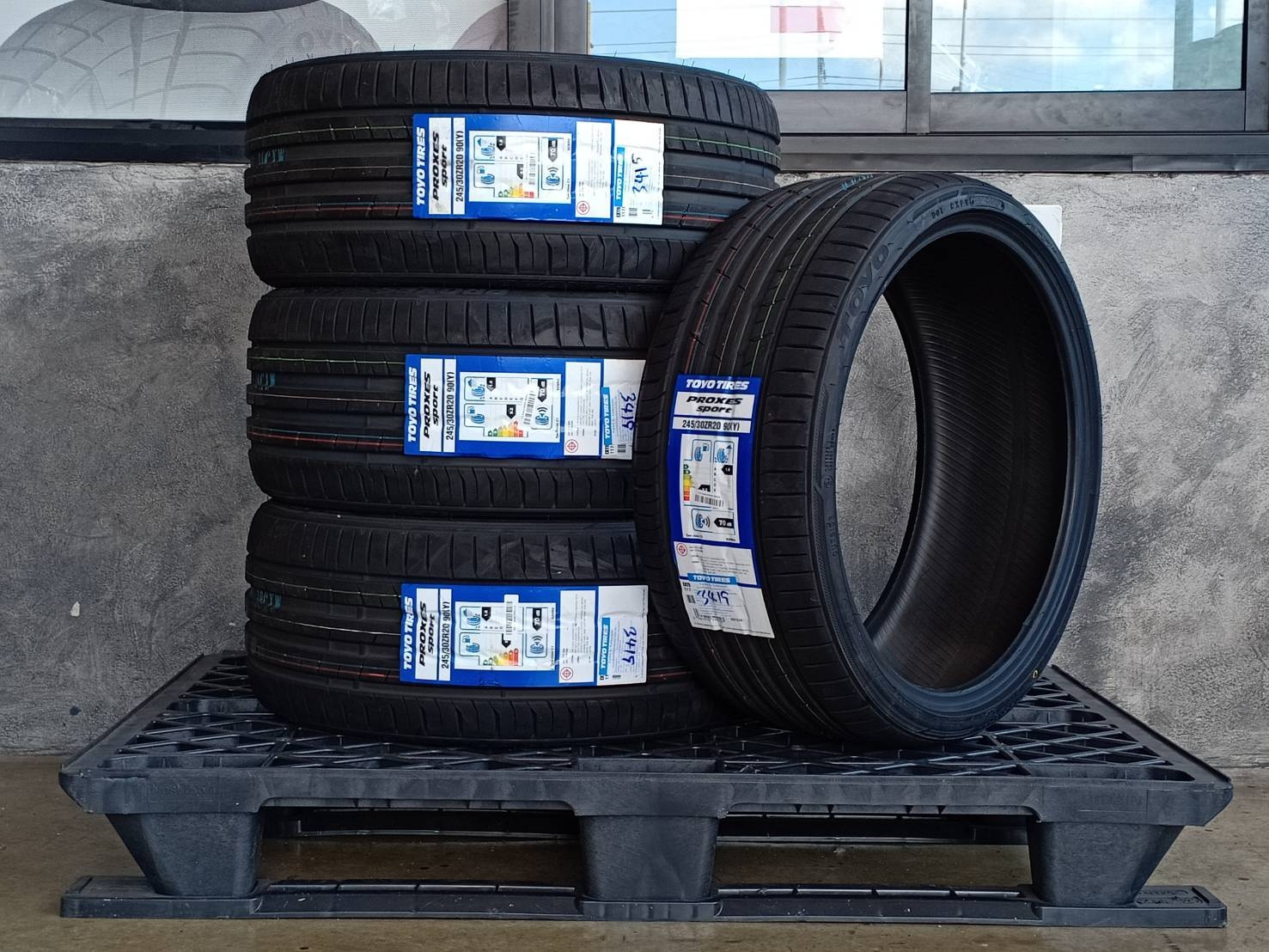 TOYO PROXES SPORT 245/30ZR20 '