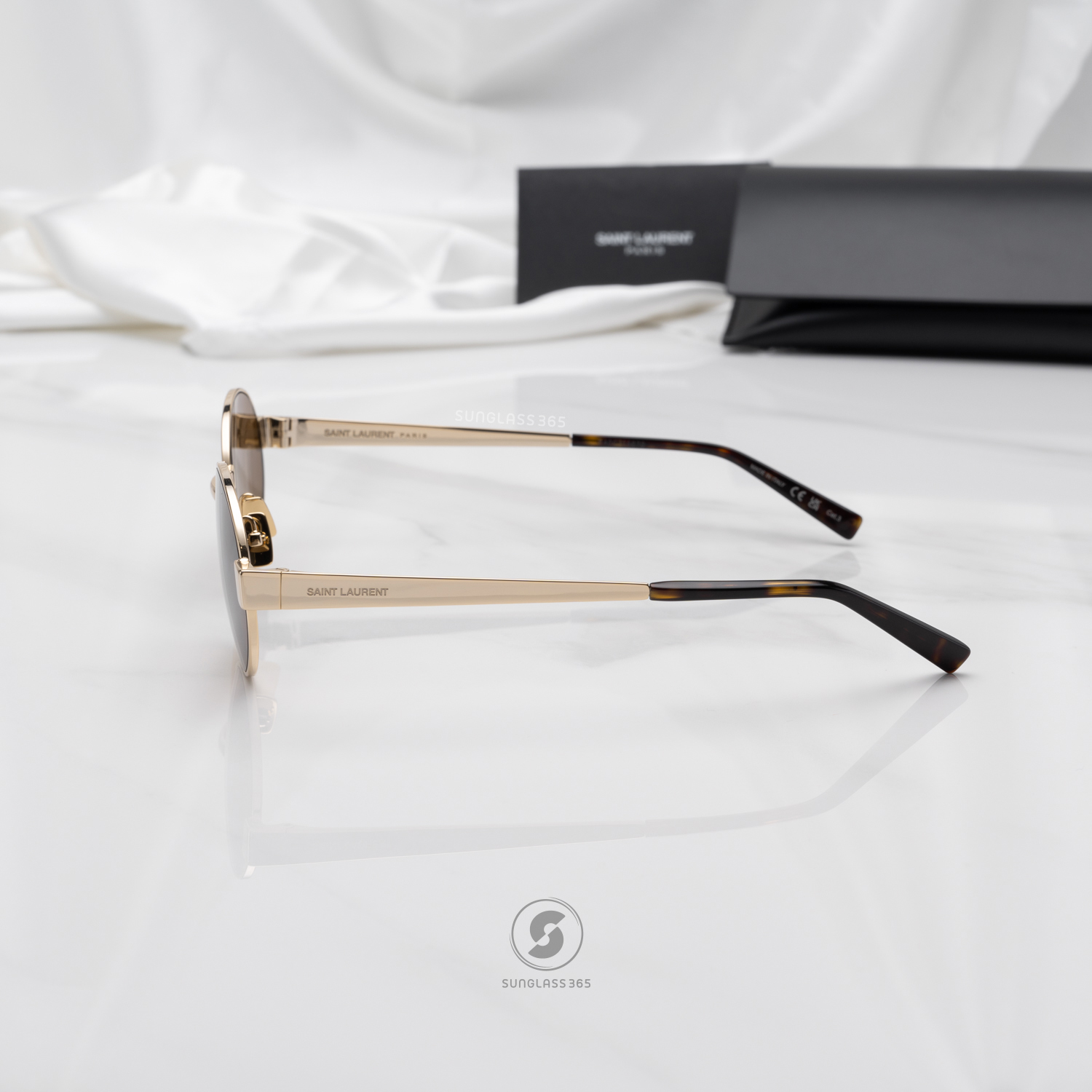 แว่นกันแดด YVES SAINT LAURENT SL692 004