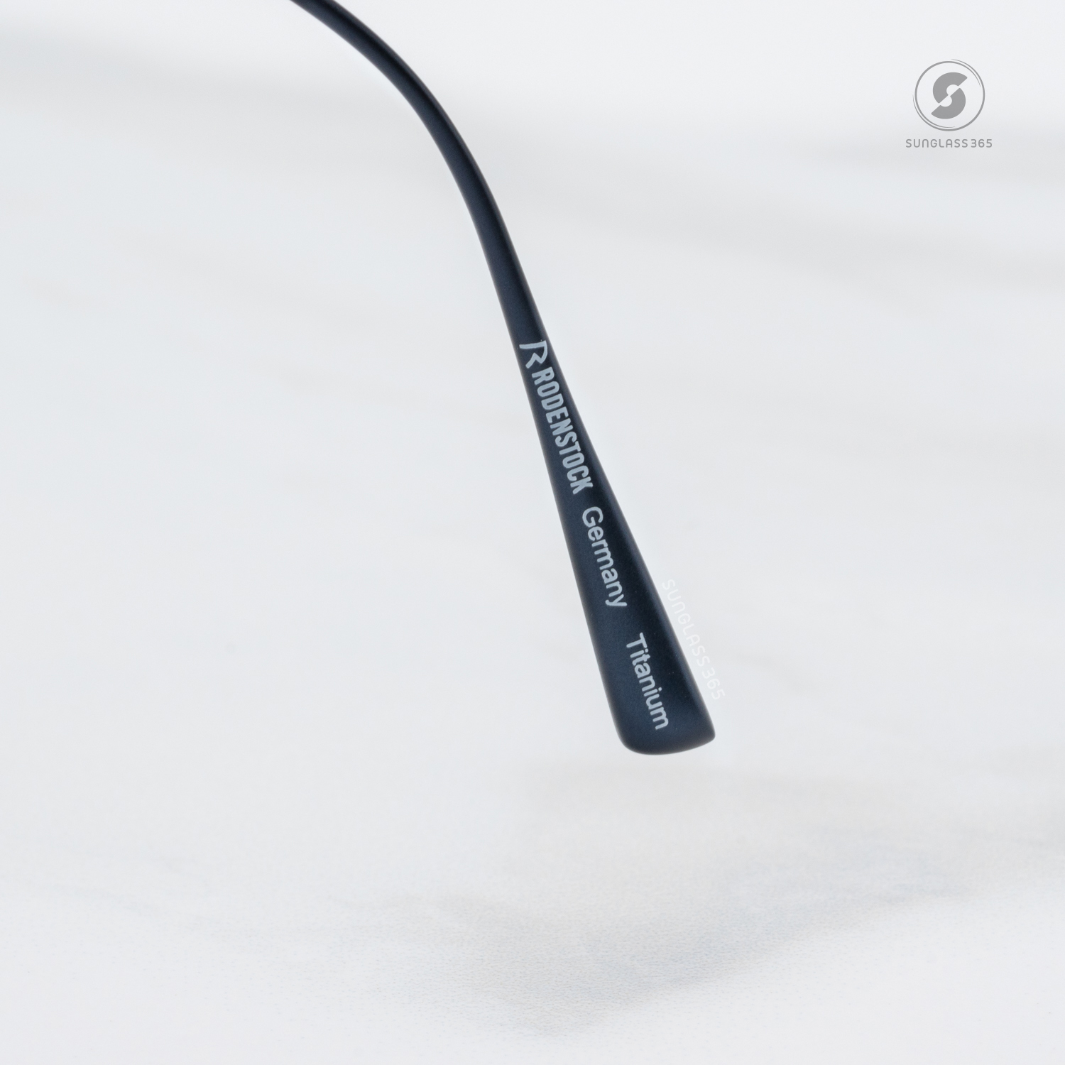 แว่นสายตา RODENSTOCK R7117 D