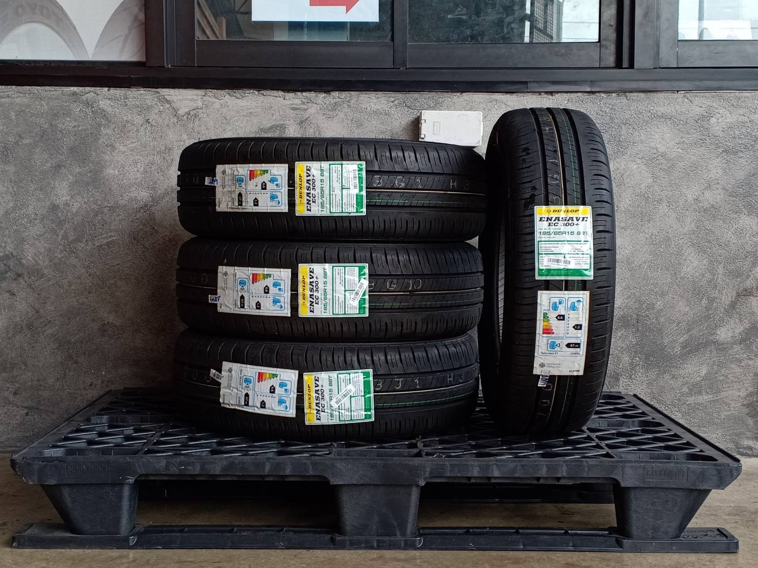 DUNLOP ENASAVE EC300PLUS 185/65R15 88T THAILAND