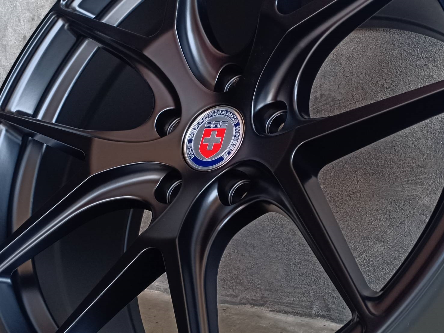 ล้อ HRE 18X8.5 5X114.3 35 73.1 BLACK-FLAT