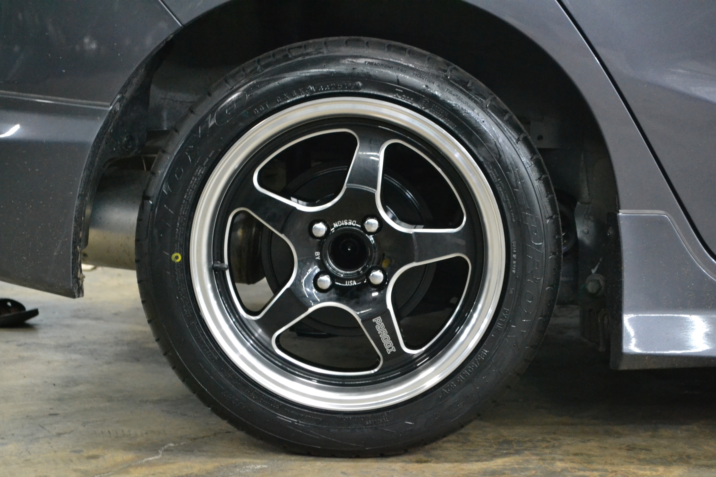 PARODI RS-02 ขอบ15 พร้อมยาง TOYO T1R ชุด 17980 ปกติ 29500