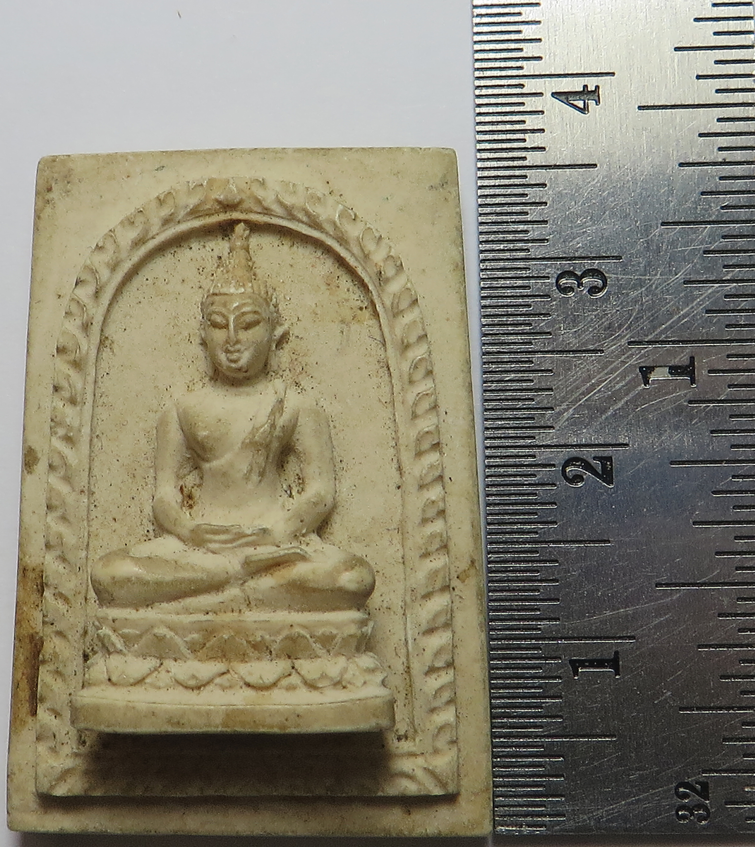 2793 (1) พระสมเด็จ เนื้อเรซิ่น ปี 2516 ( รับประกัน พระแท้ + ส่งฟรี ทั่วประเทศ )