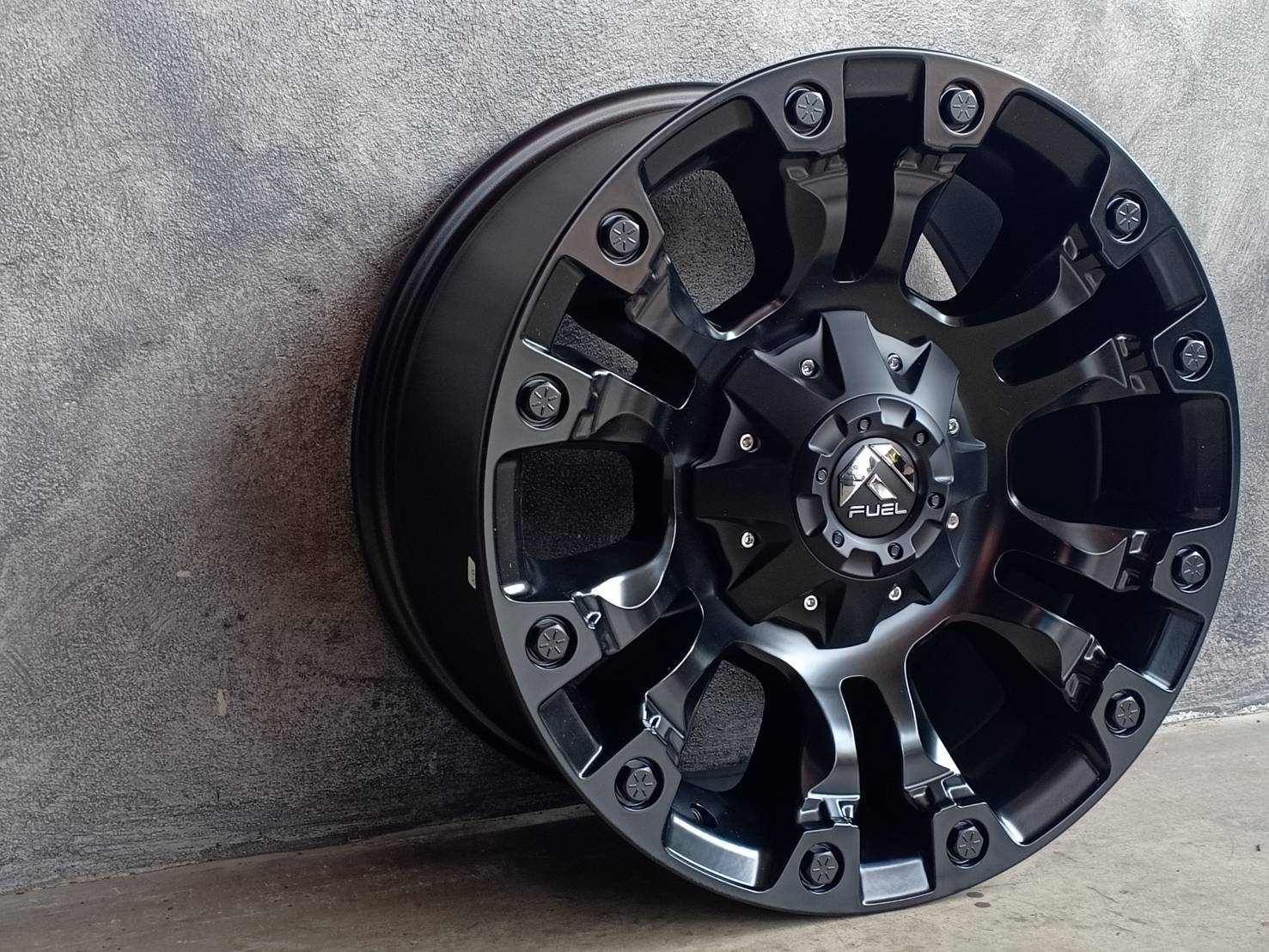 FUEL-VAPOR 18X9 6X135/6X139.7 +20 106.1 MATTE BLACK