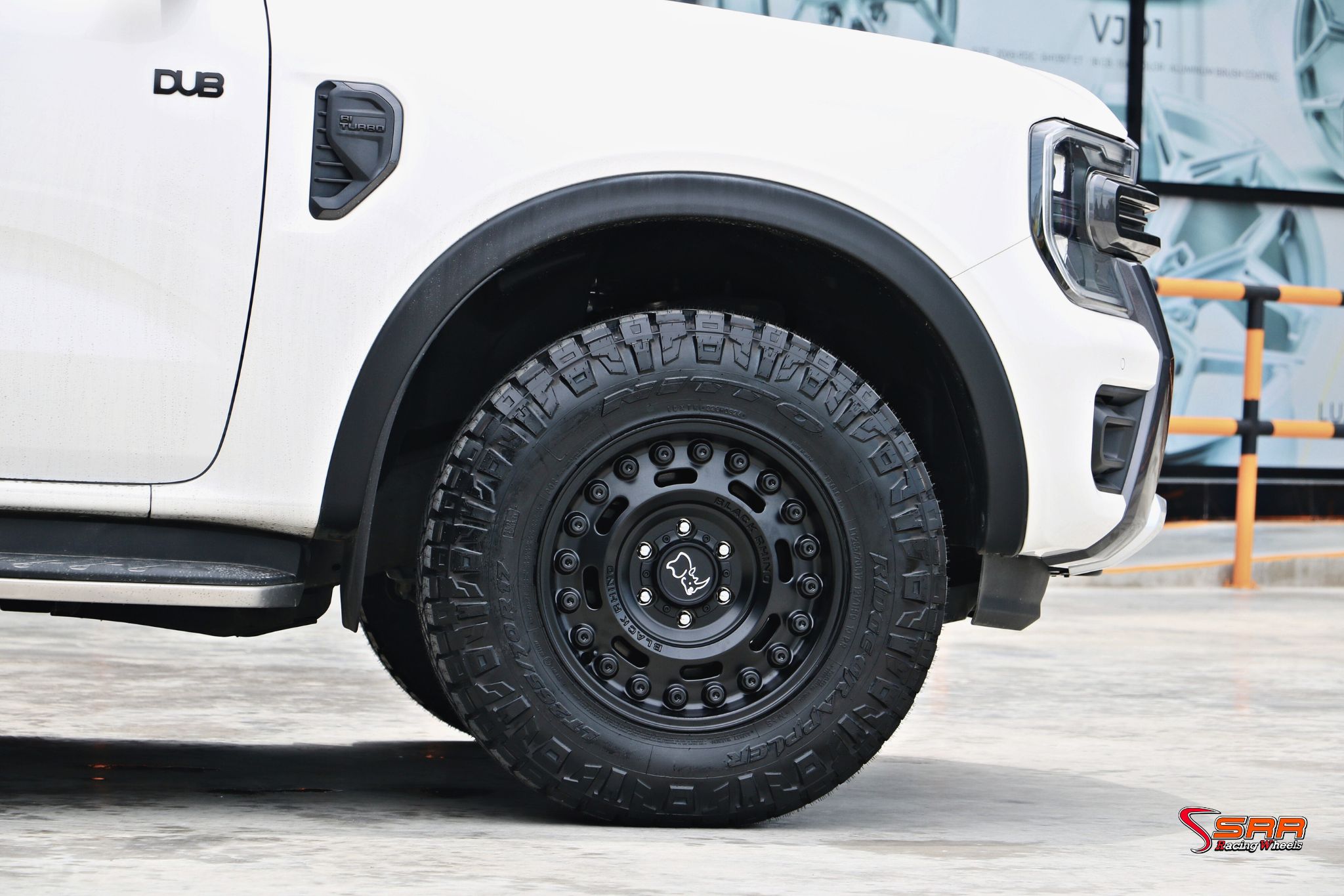 BLACK RHINO AXLE ขอบ17นิ้ว (6รู139.7)