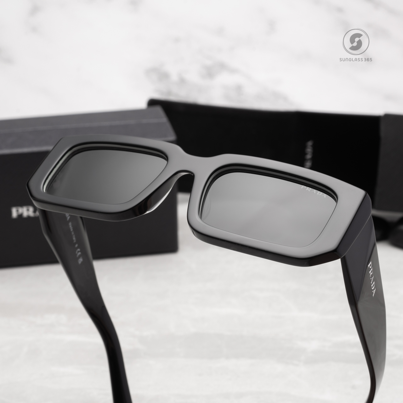 PRADA PR06YSF 09Q5S0 Black / White