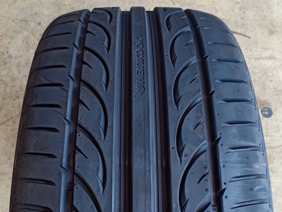 ยางใหม่ HANKOOK V12EVO2 245/40-18 เส้น 2750 เท่านั้น