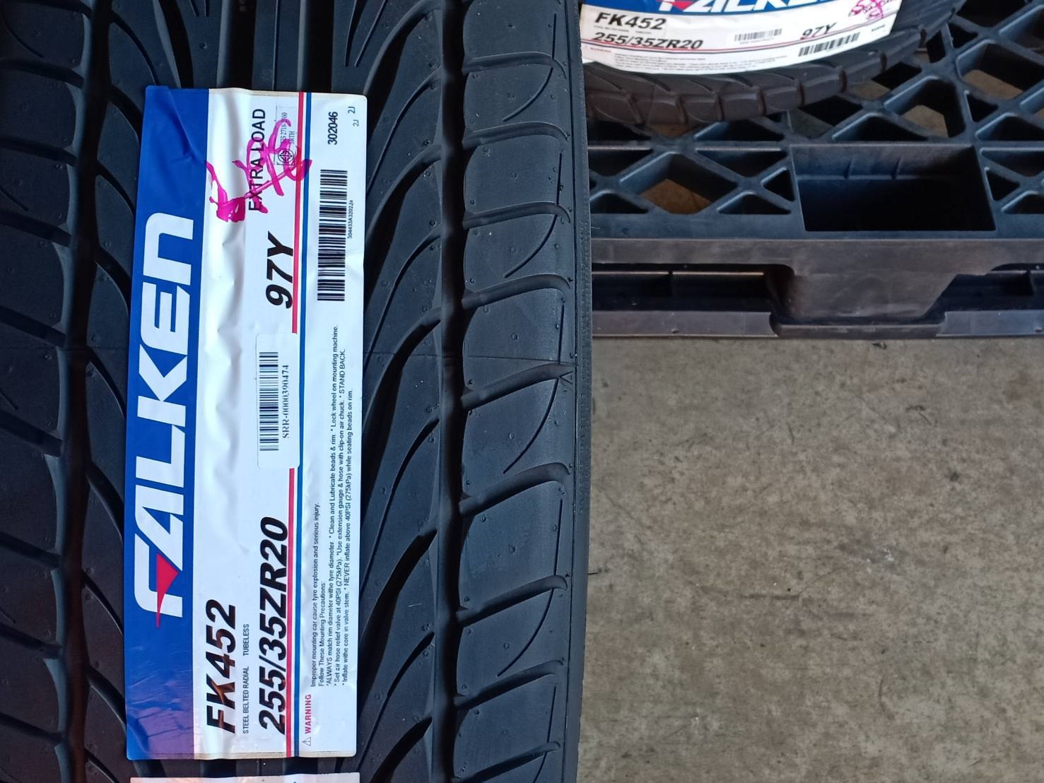 FALKEN 255/35ZR20 FK452 97Y MADE IN THAILAND