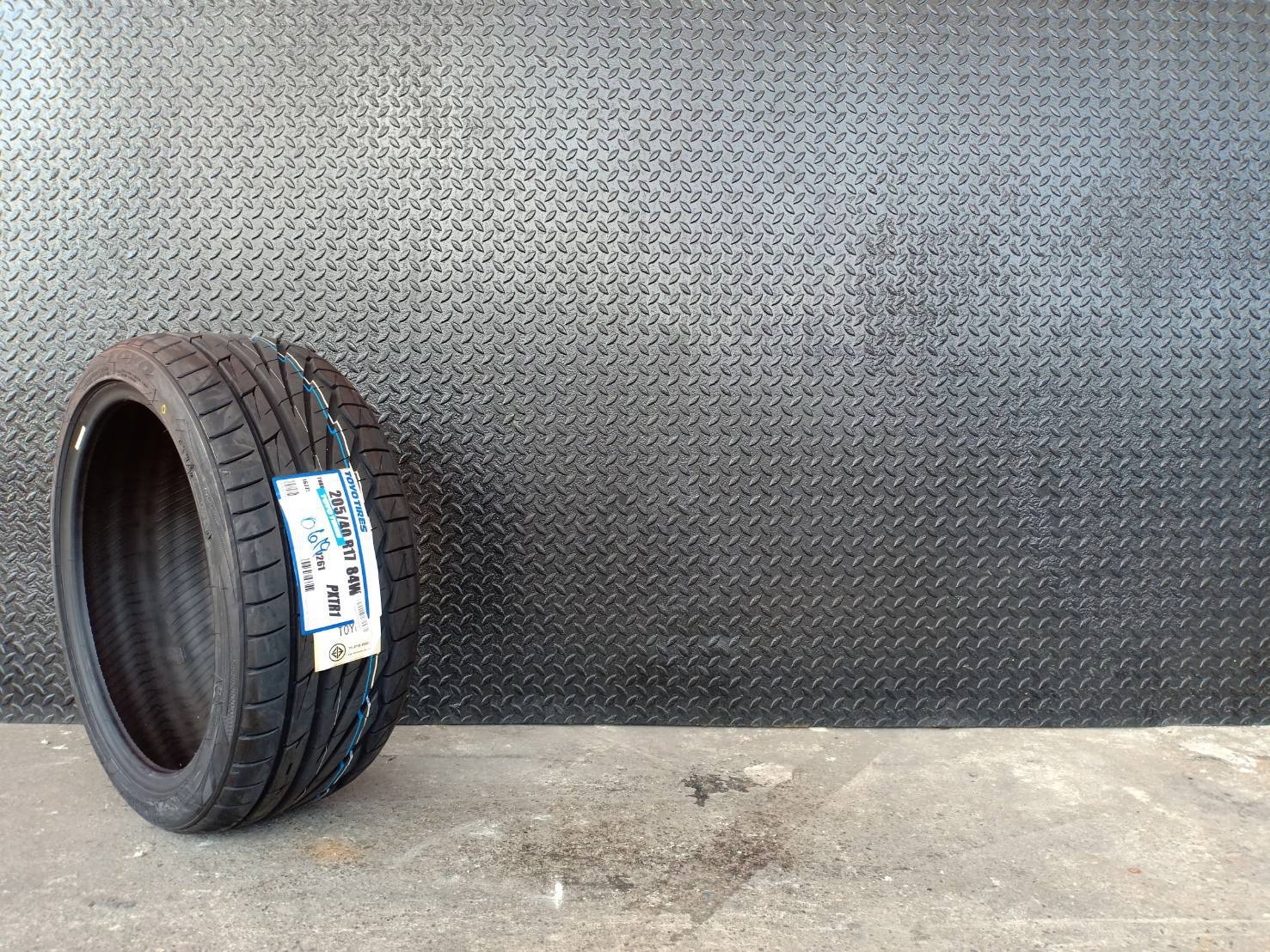 TOYO PROXES TR1 205/40-17 ปี19