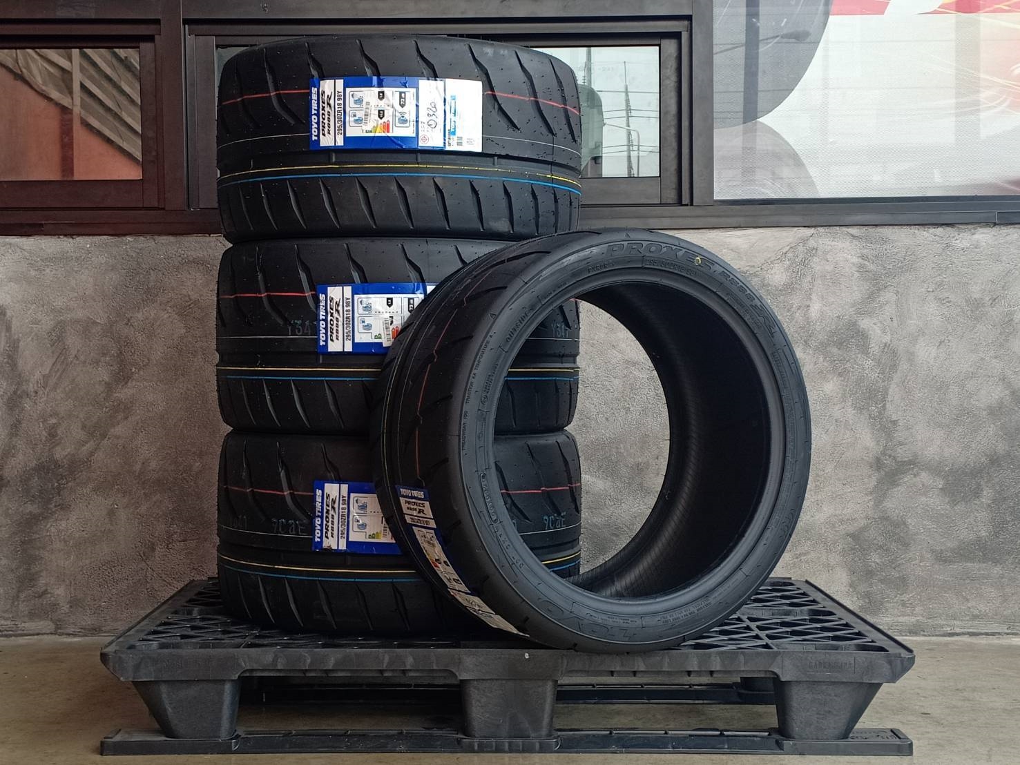 TOYO PROXES R888R 295/30ZR18 ปี20