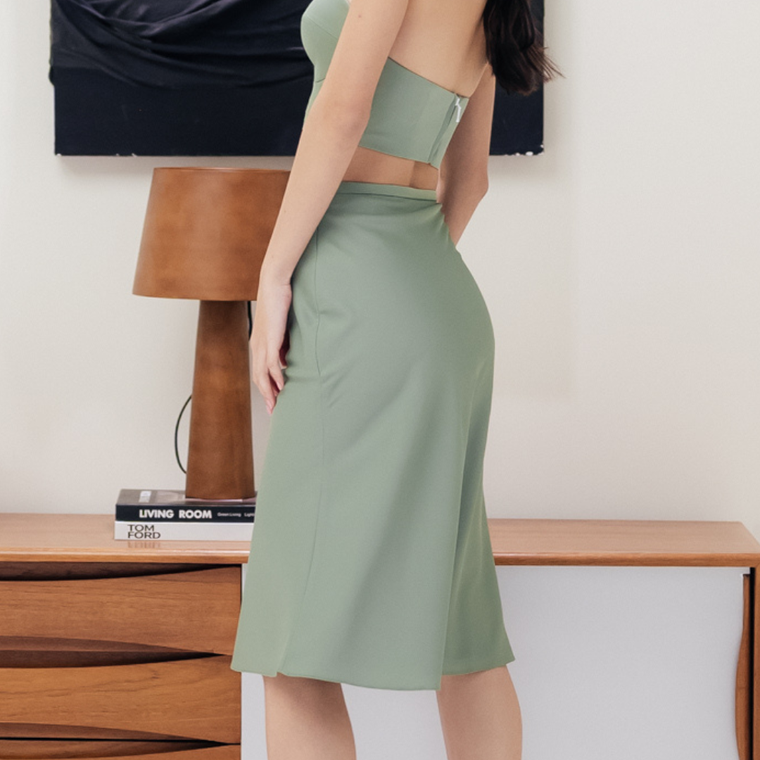 Lism MS-016 Knee-length skirt กระโปรงผ้าซาตินสุดเก๋