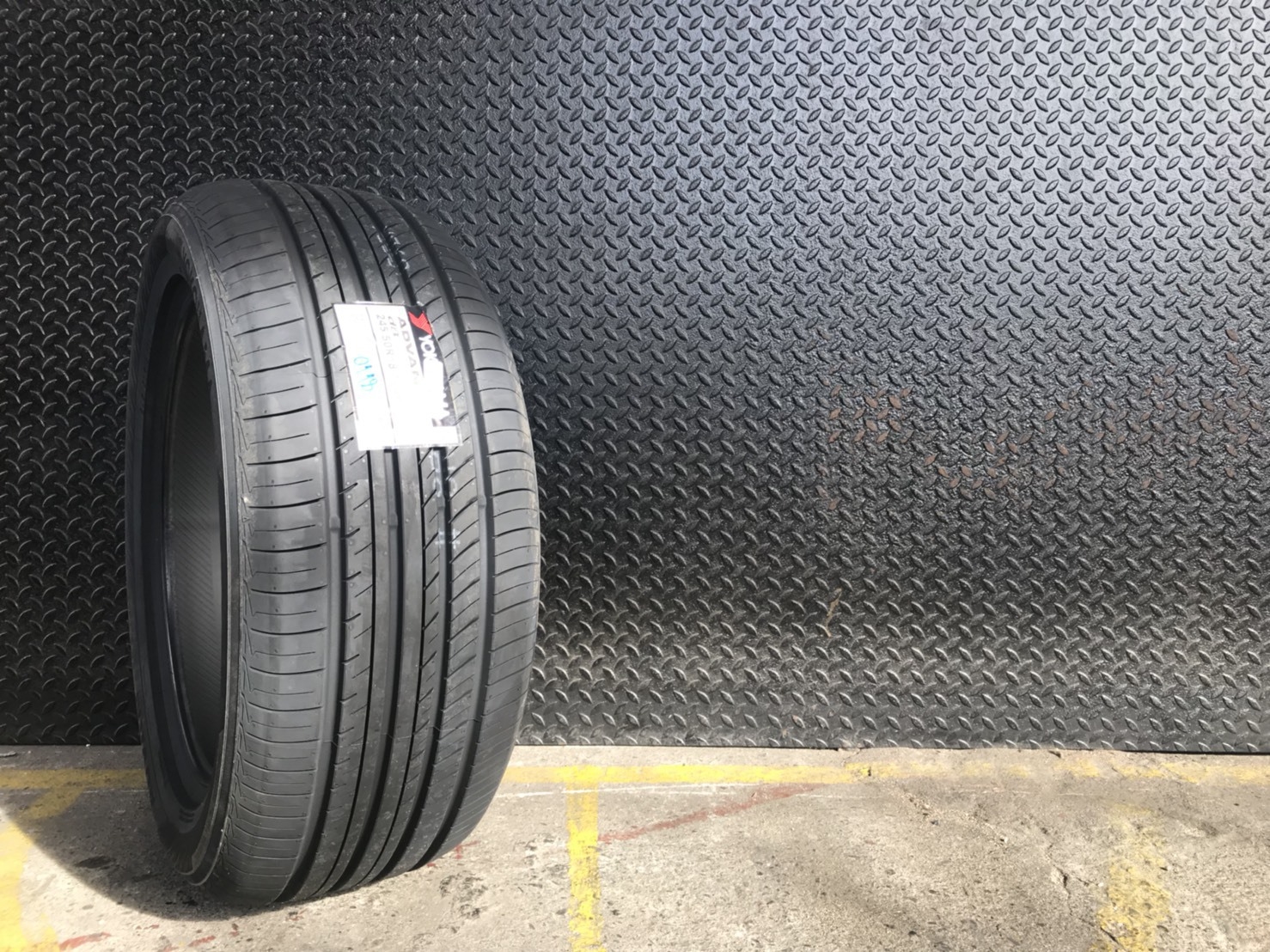 YOKOHAMA ADVAN DB V552 245-50-18 ปี18