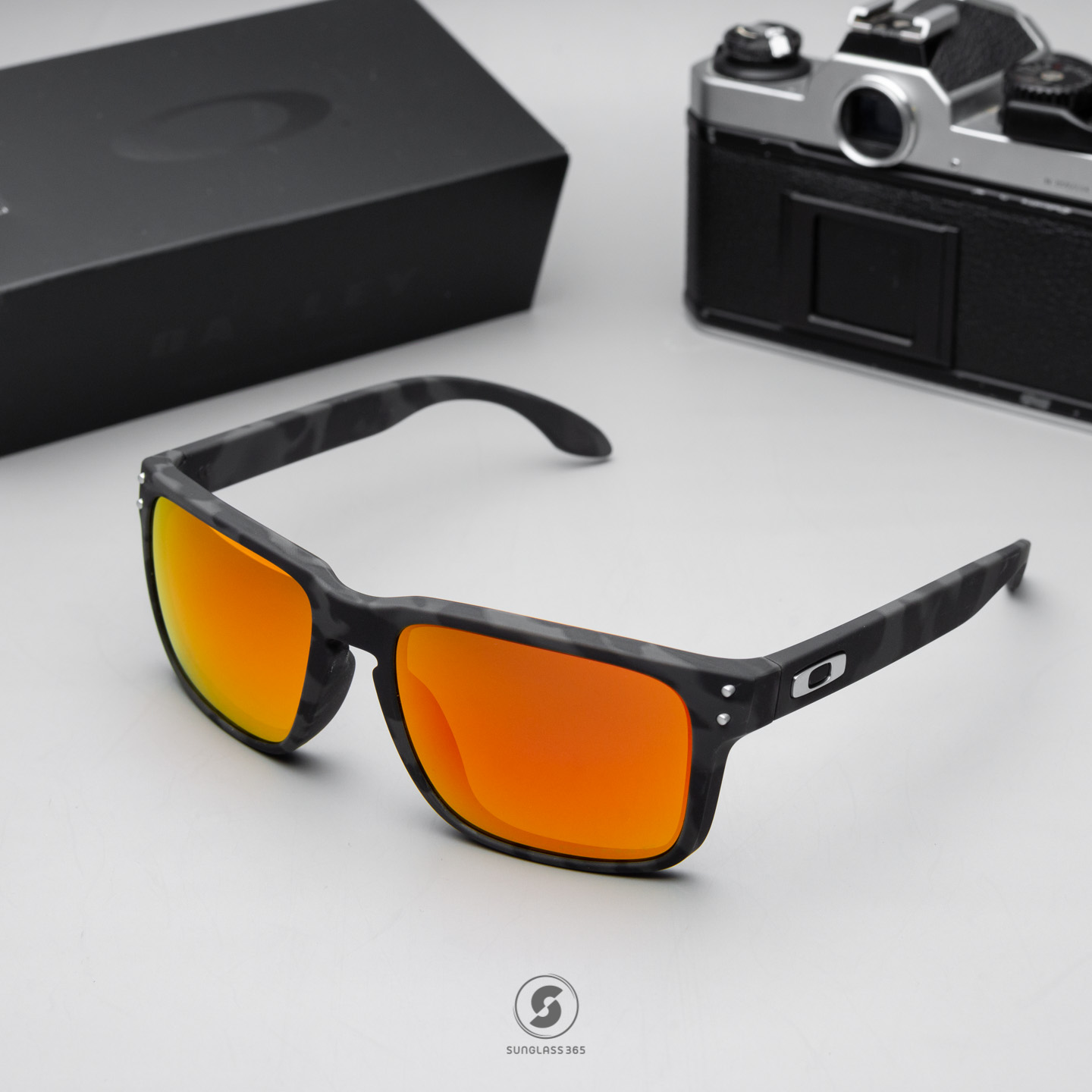 Oakley OO9244-56 Holbrook Prizm Ruby Polarized