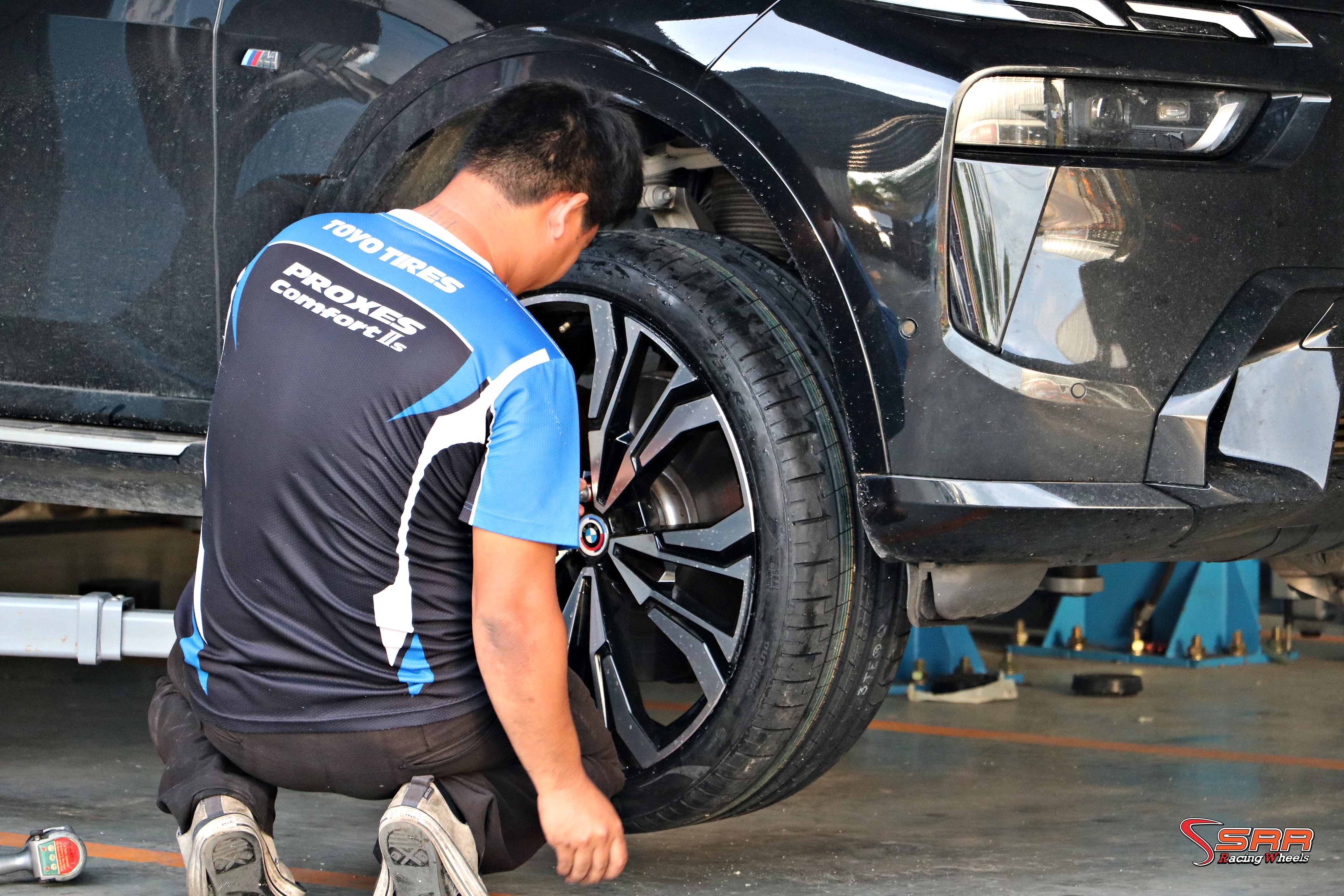 Pirelli Pzero Pz4 Seal inside ยางขอบ23 ตรงรุ่น BMW X7