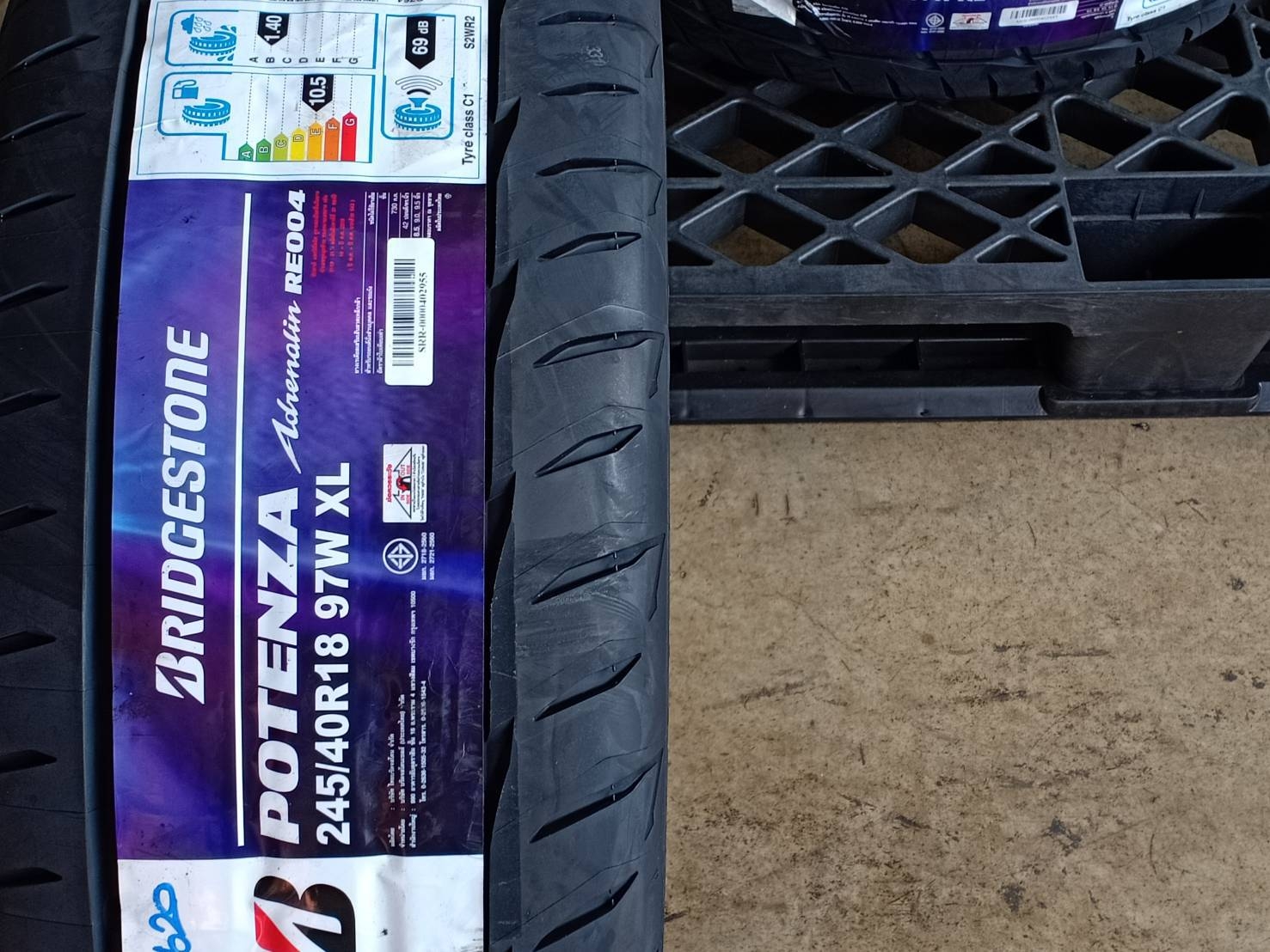 BRIDGESTONE 245/40R18 POTENZA RE004 97W XL MADE IN THAILAND