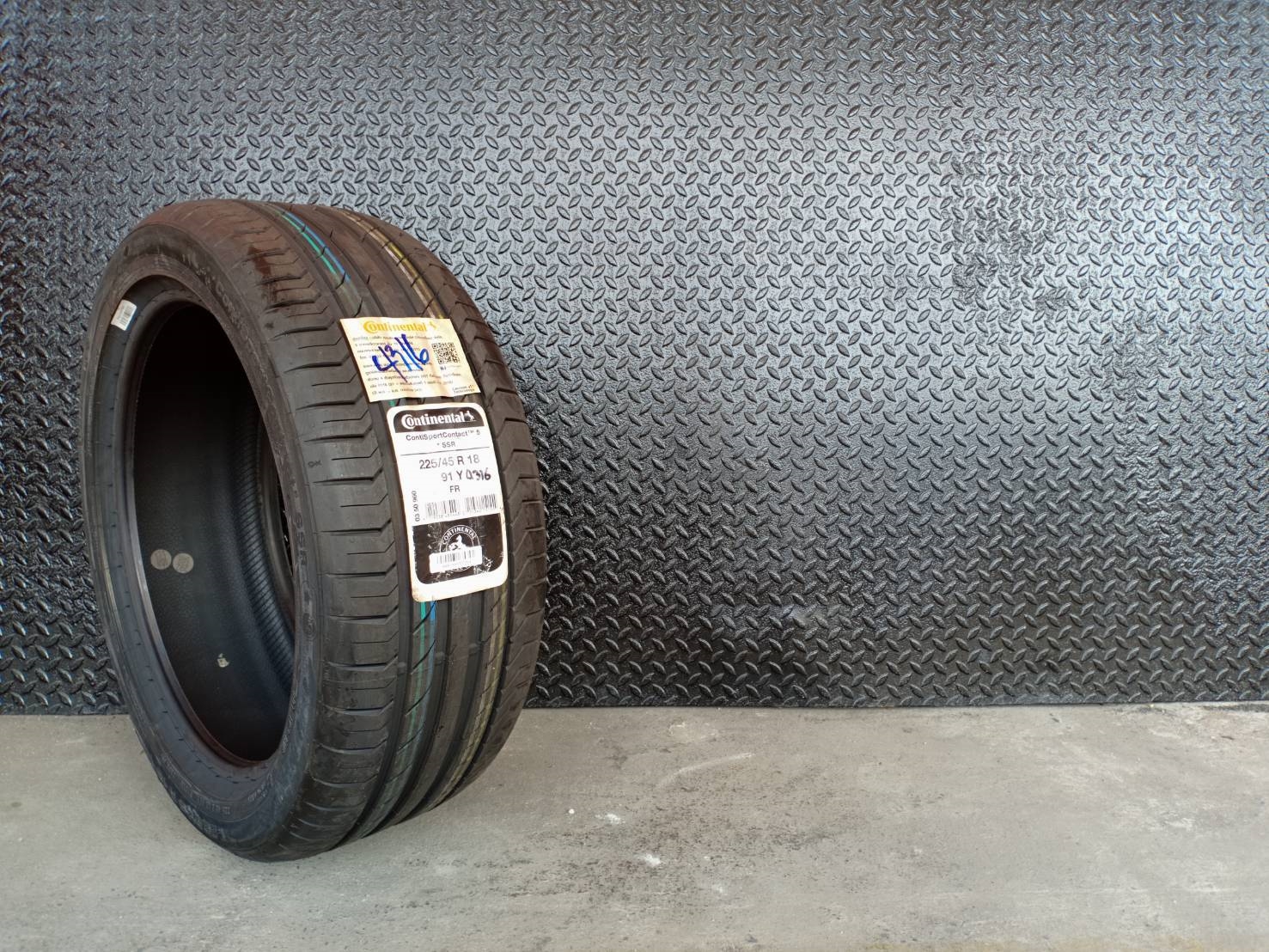 CONTINENTAL CSC5 RFT 225/45-18 เ้น 2500ปกติ 11000