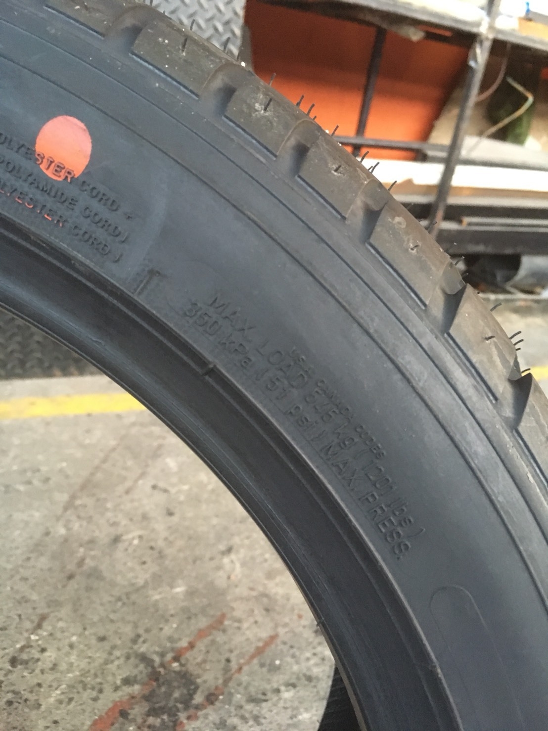 GOODYEAR 215/45-17 ยางใหม่ ปี17 ซื้อ2แถม2