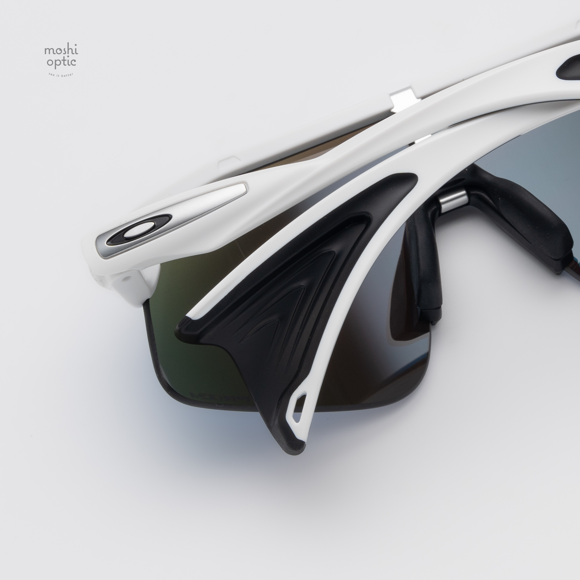 OAKLEY STUNT DEVIL OO9517-04 Matte White Prizm Sapphire