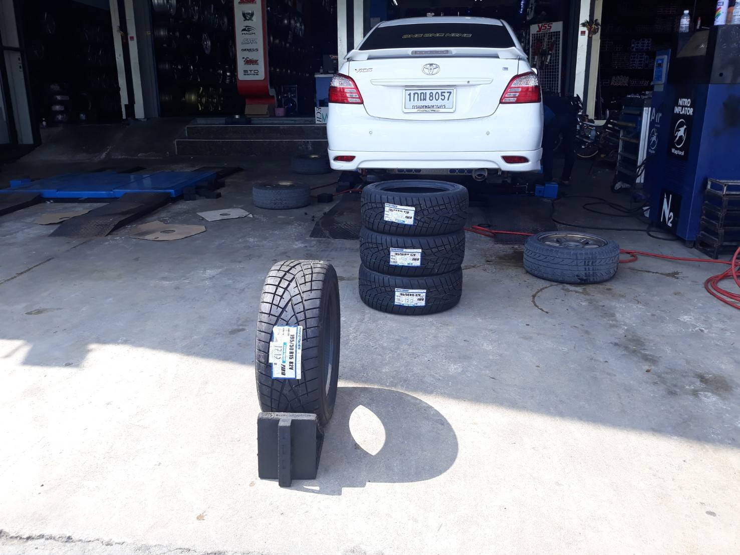 ยางใหม่ TOYO R1R 195/50-15 ราคาลดเยอะที่สุด