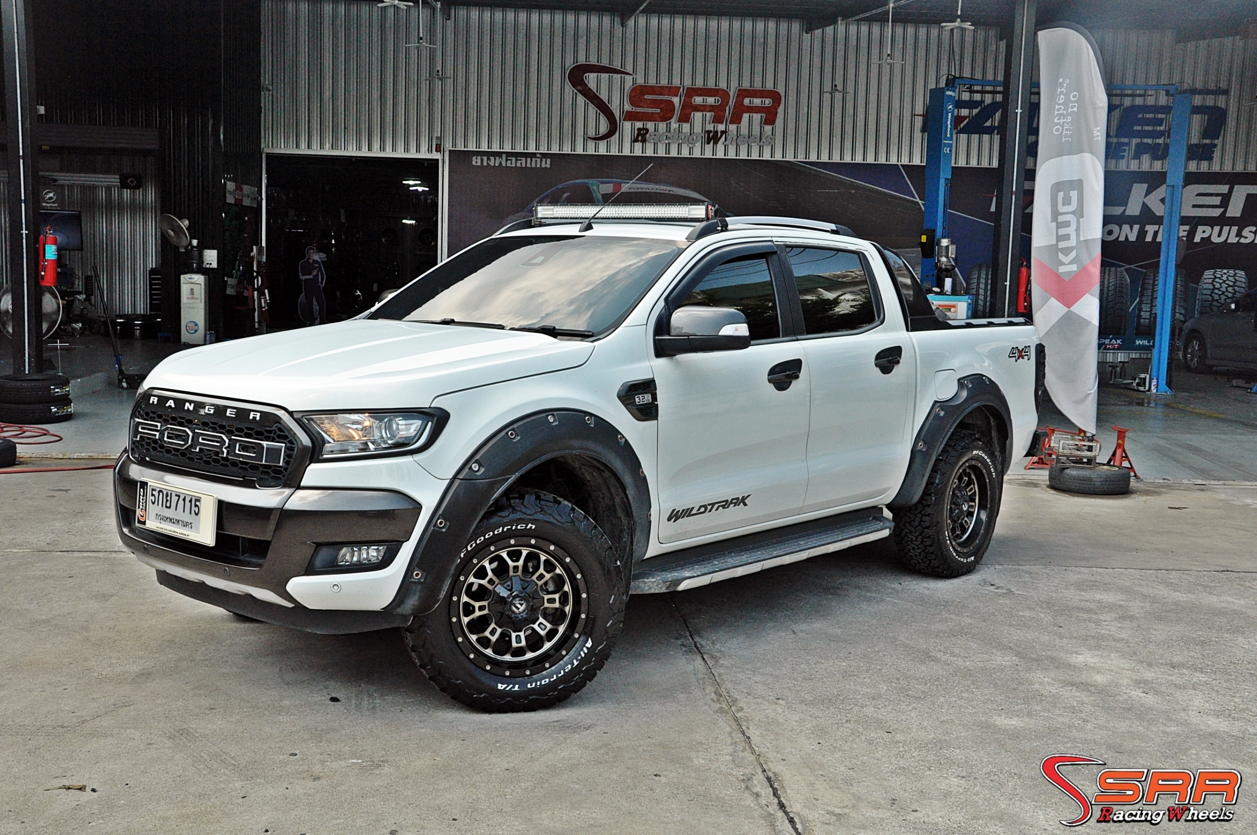 BF GOODRICH KO2 265/65R18 ปี20 ตัวหนังสือขาว u.s.a สุดยอด ยางออฟโรด !