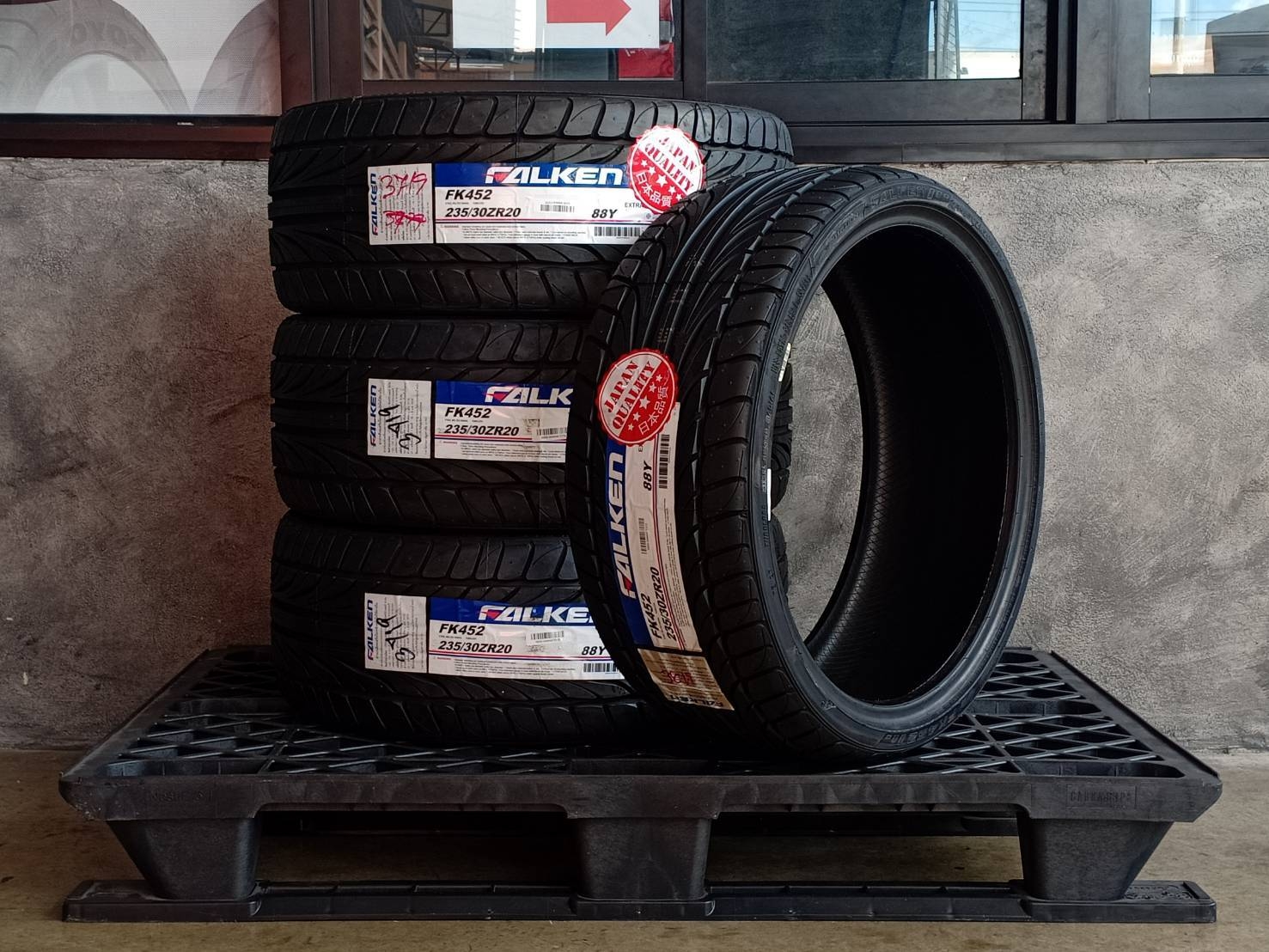 FALKEN FK452 235/30ZR20 ปี19