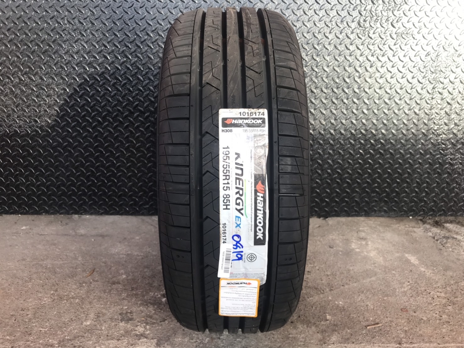 #แนะนำยางรถ #ขอบ15 #ราคาสุดคุ้ม #รถเก๋งเล็ก HANKOOK KINERGY EX 195/55R15 ปี19 (MADE IN INDONESIA)